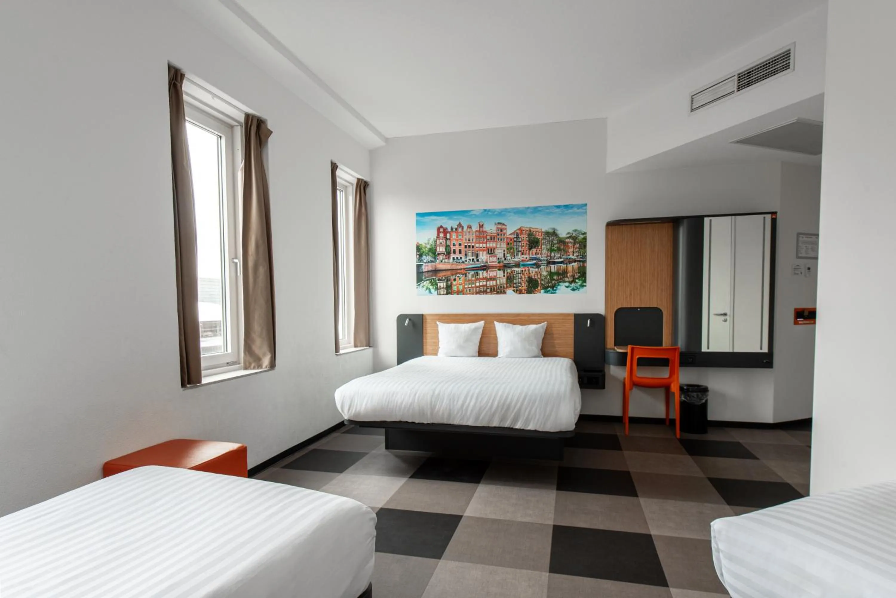 Bedroom, Bed in easyHotel Amsterdam Arena Boulevard