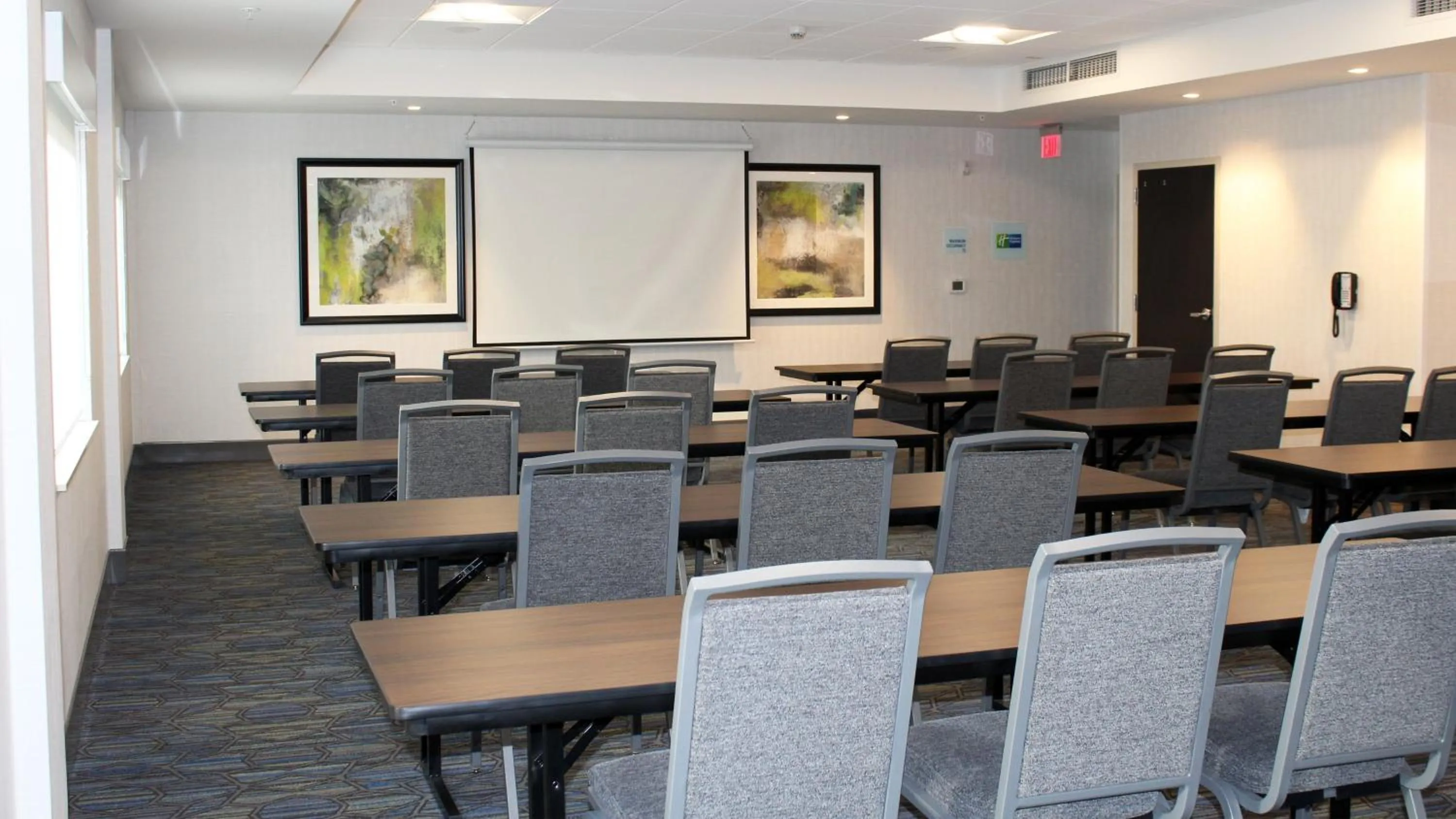 Meeting/conference room in Holiday Inn Express & Suites - Jacksonville W - I295 and I10 by IHG