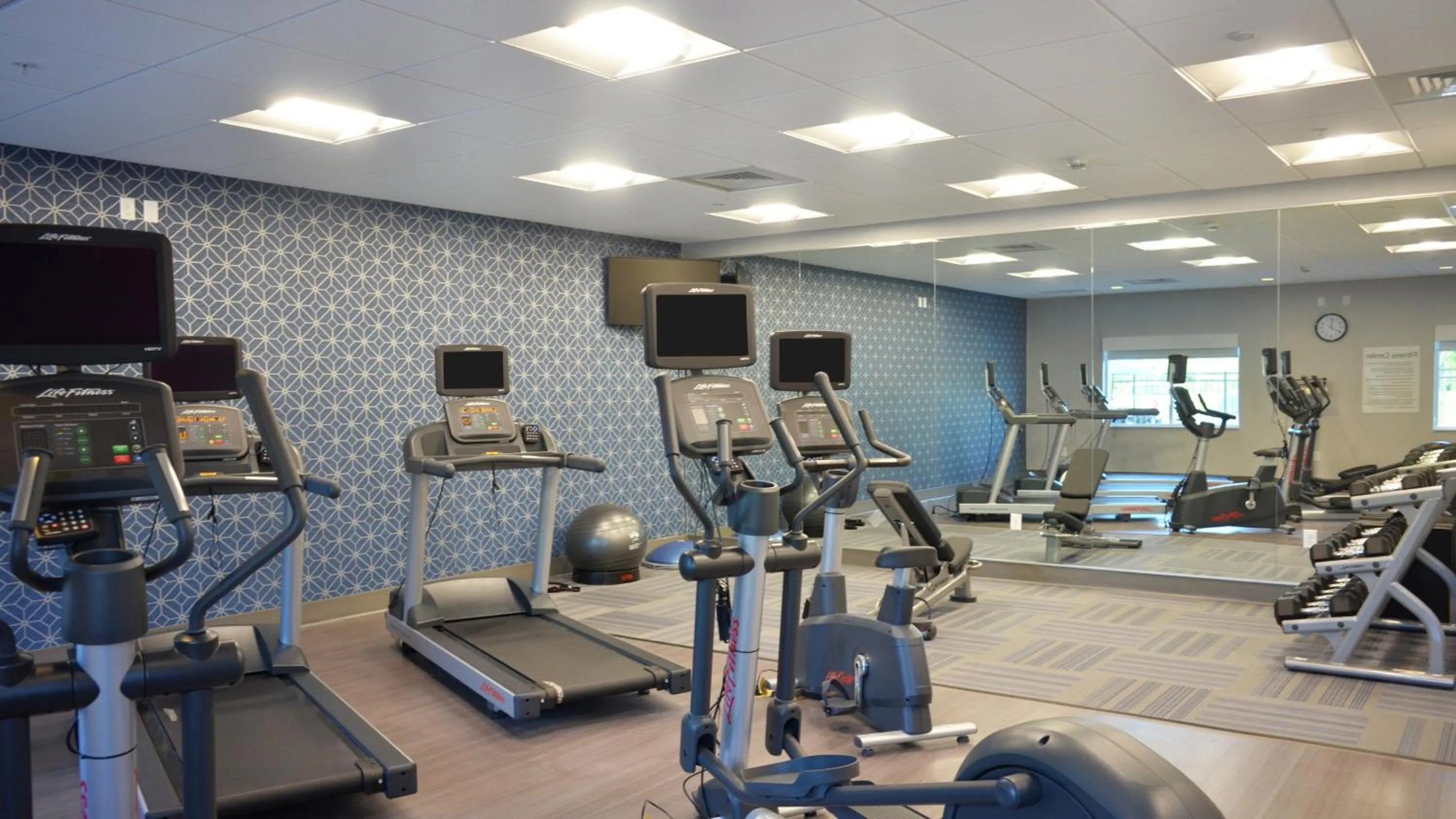 Fitness centre/facilities in Holiday Inn Express & Suites - Jacksonville W - I295 and I10 by IHG