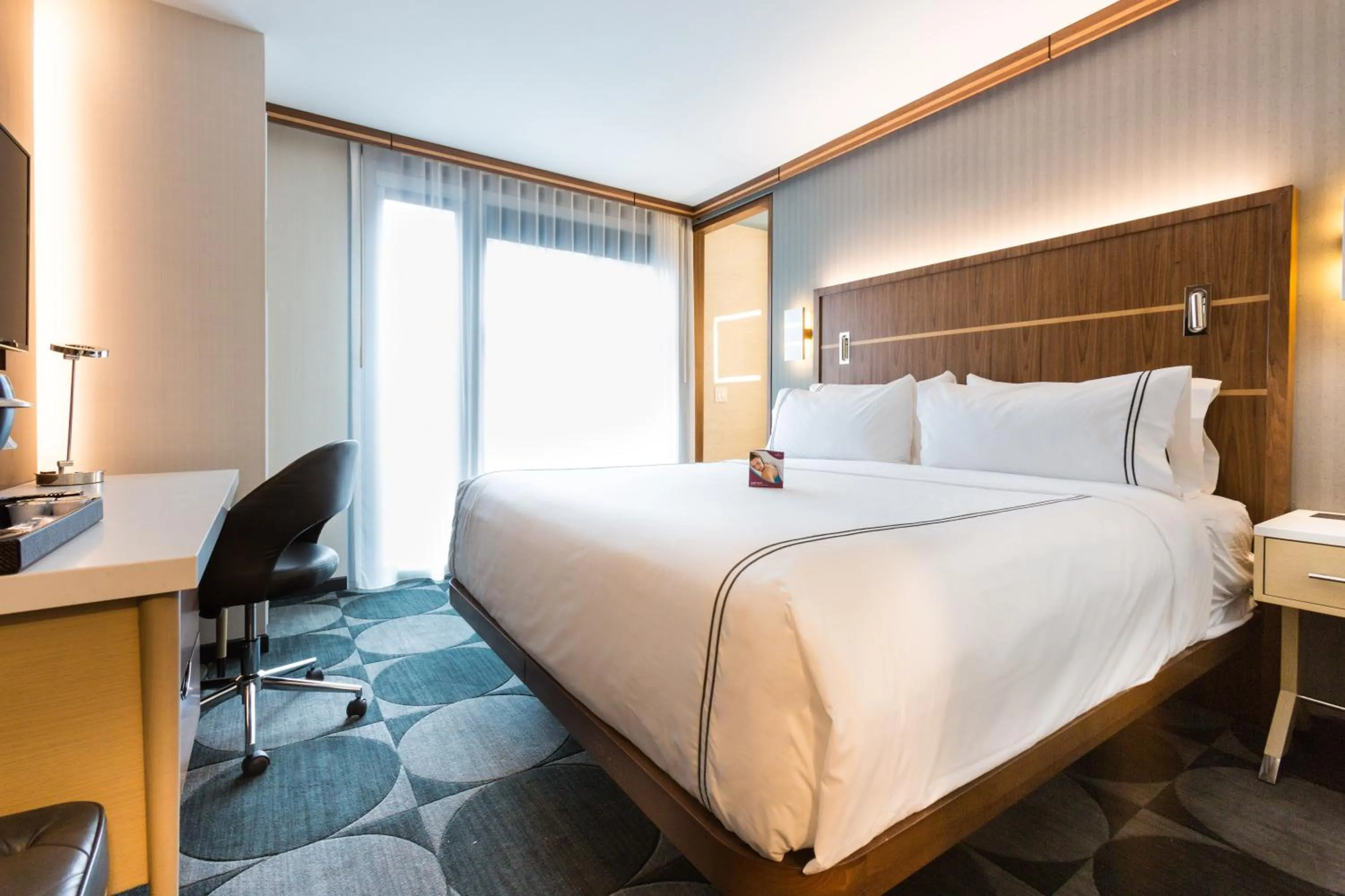 Bedroom, Bed in Crowne Plaza HY36 Midtown Manhattan by IHG
