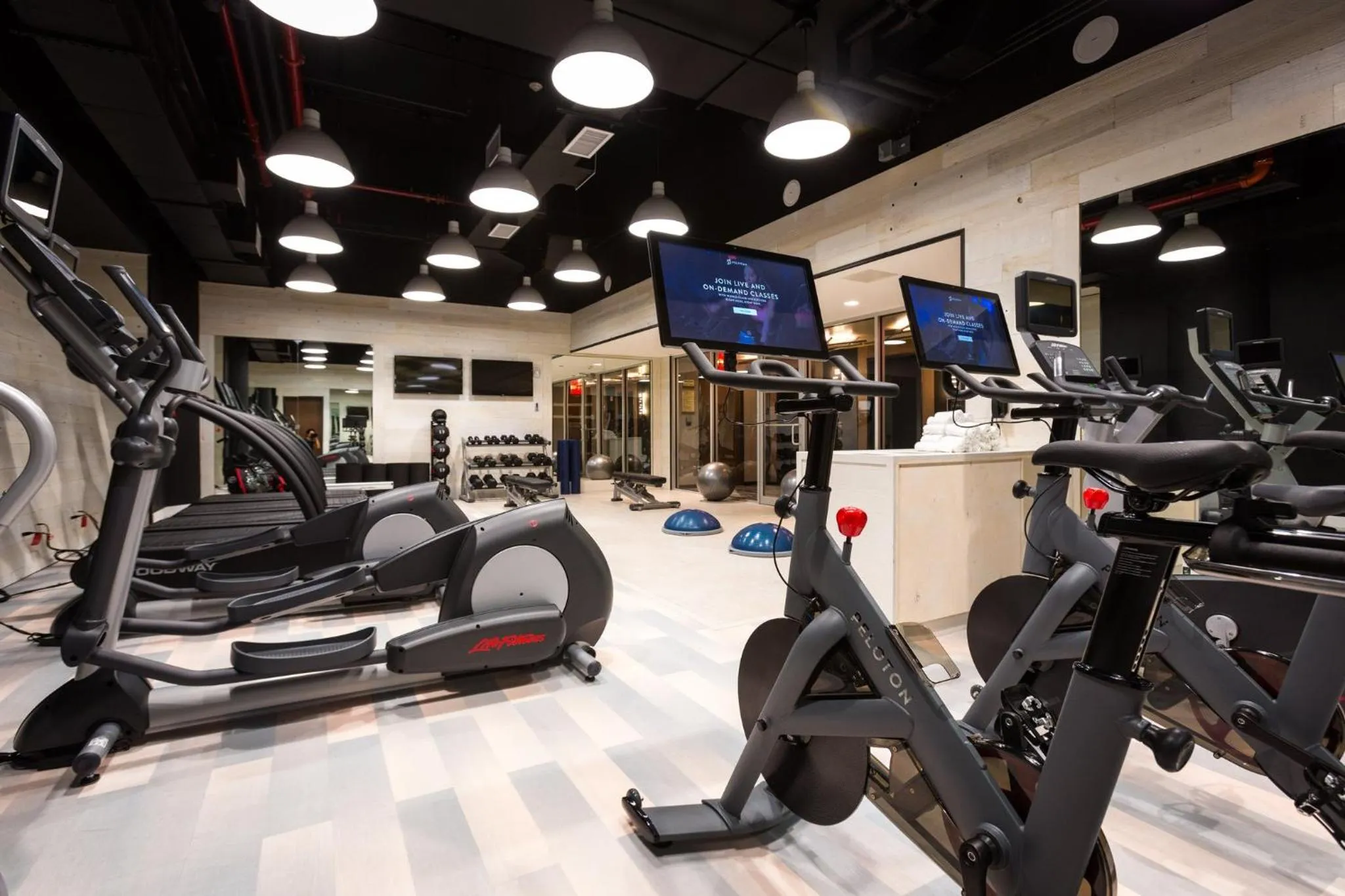 Fitness centre/facilities in Crowne Plaza HY36 Midtown Manhattan by IHG