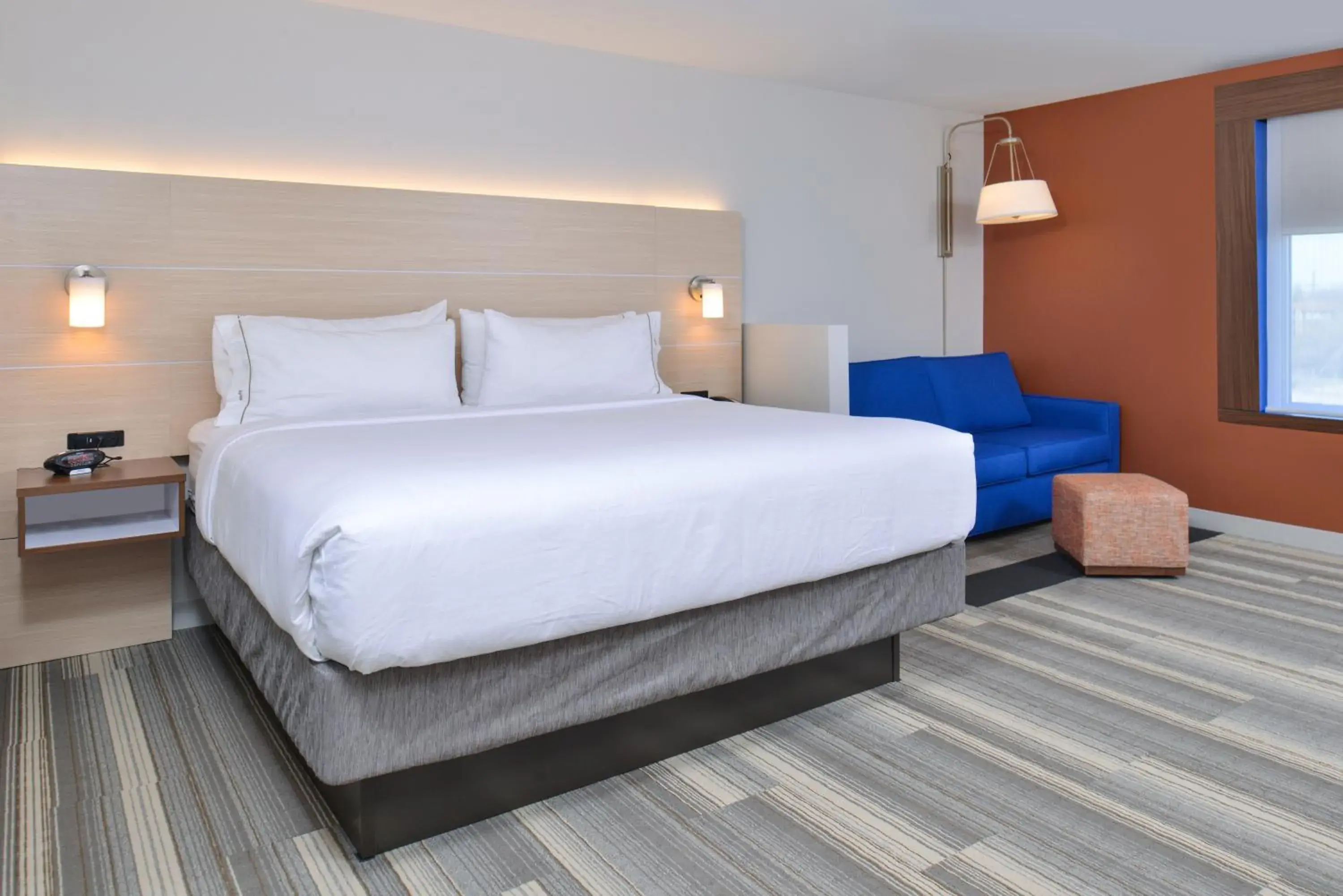 King Suite in Holiday Inn Express & Suites - Southgate - Detroit Area by IHG King Suite in Holiday Inn Express & Suites - Southgate - Detroit Area by IHG