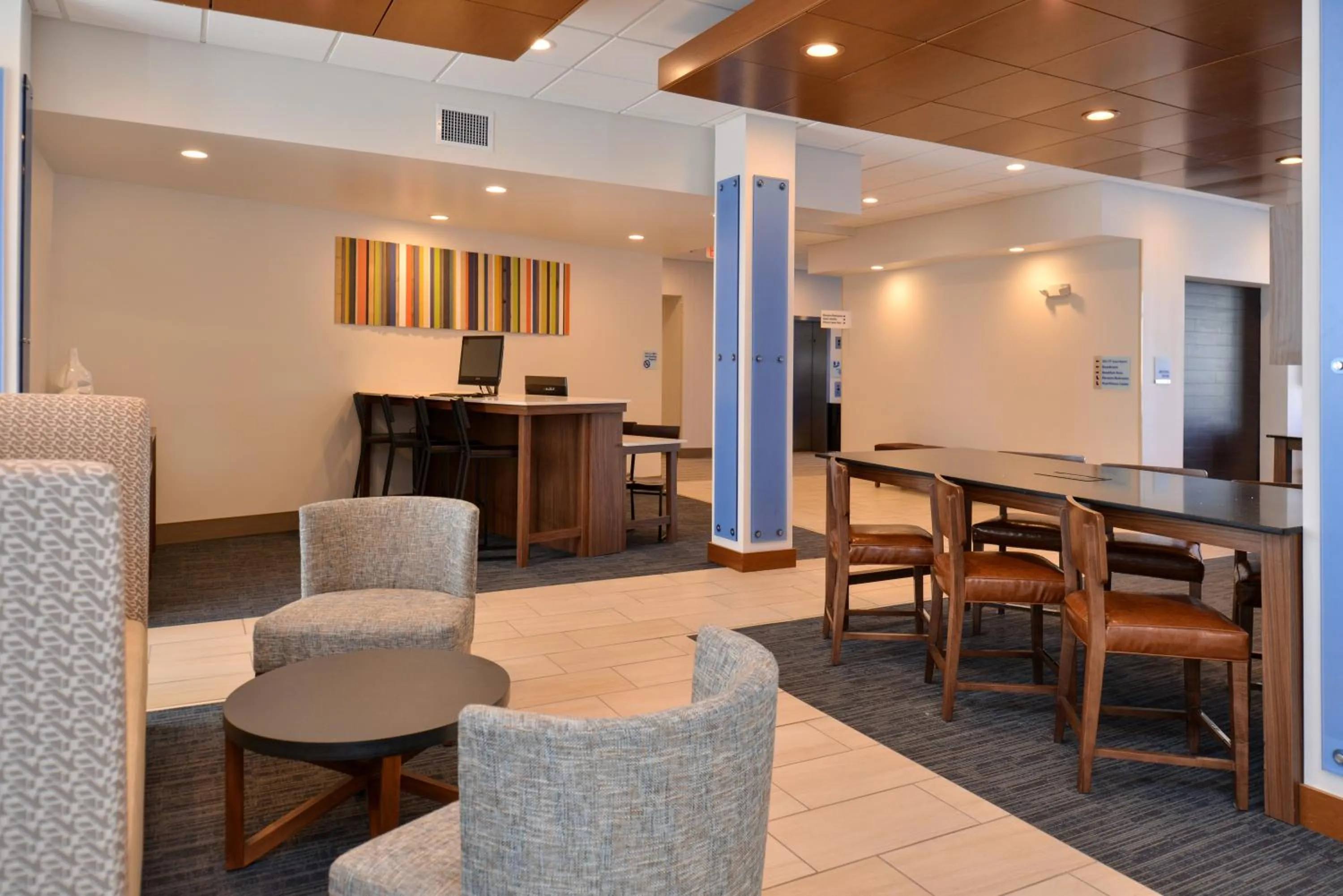 Breakfast in Holiday Inn Express & Suites - Southgate - Detroit Area by IHG