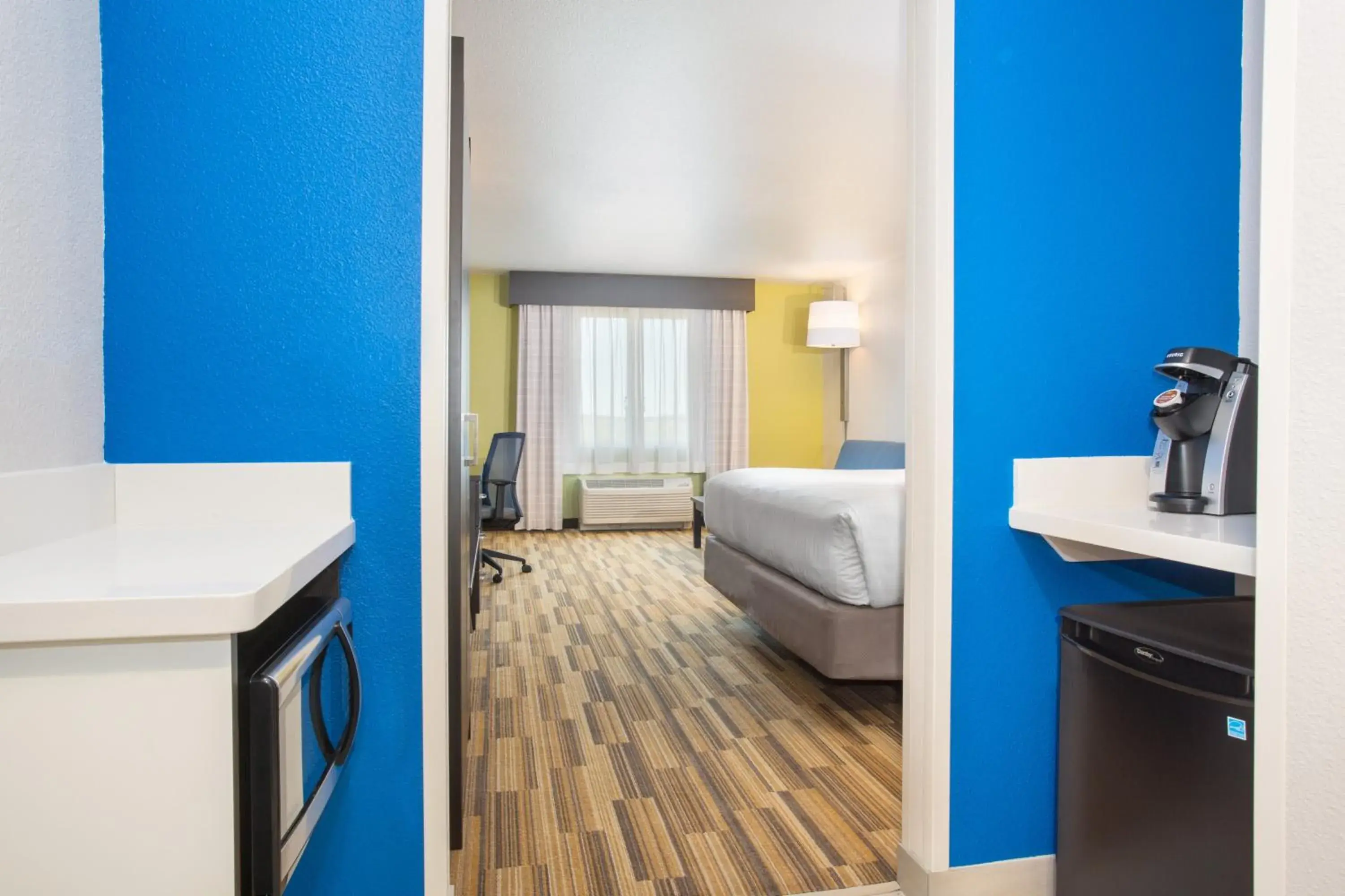 King Suite with Sofa Bed - Mobility Accessible in Holiday Inn Express & Suites - Rapid City - Rushmore South by IHG King Suite with Sofa Bed - Mobility Accessible in Holiday Inn Express & Suites - Rapid City - Rushmore South by IHG