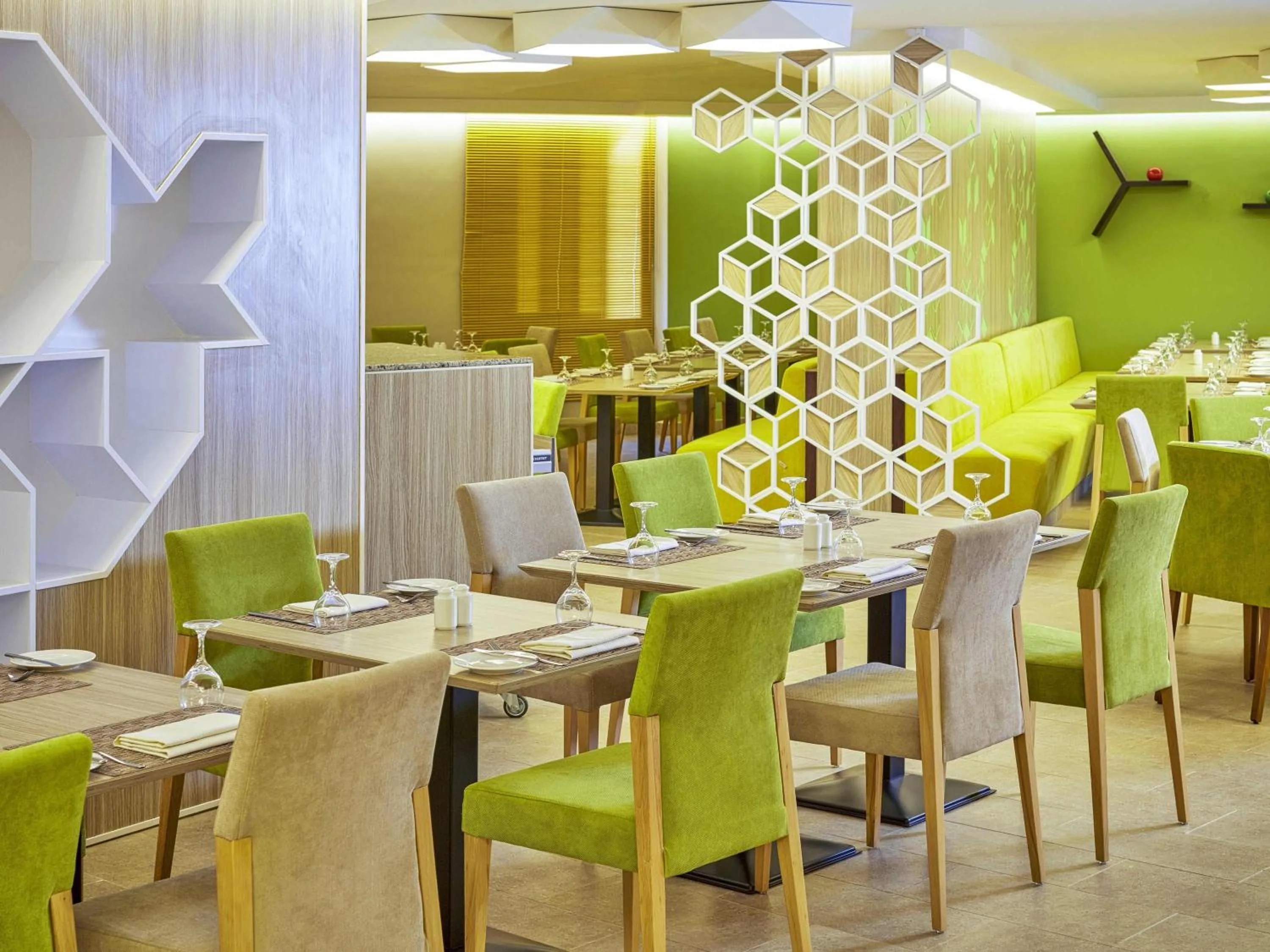 Restaurant/places to eat in ibis Styles Makkah
