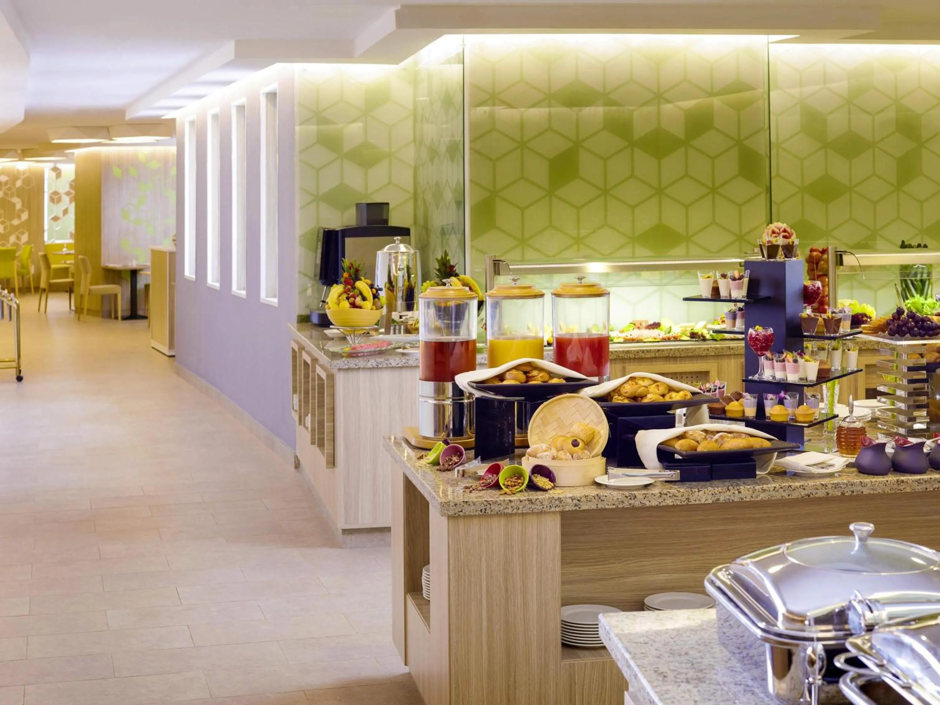 Restaurant/places to eat in ibis Styles Makkah