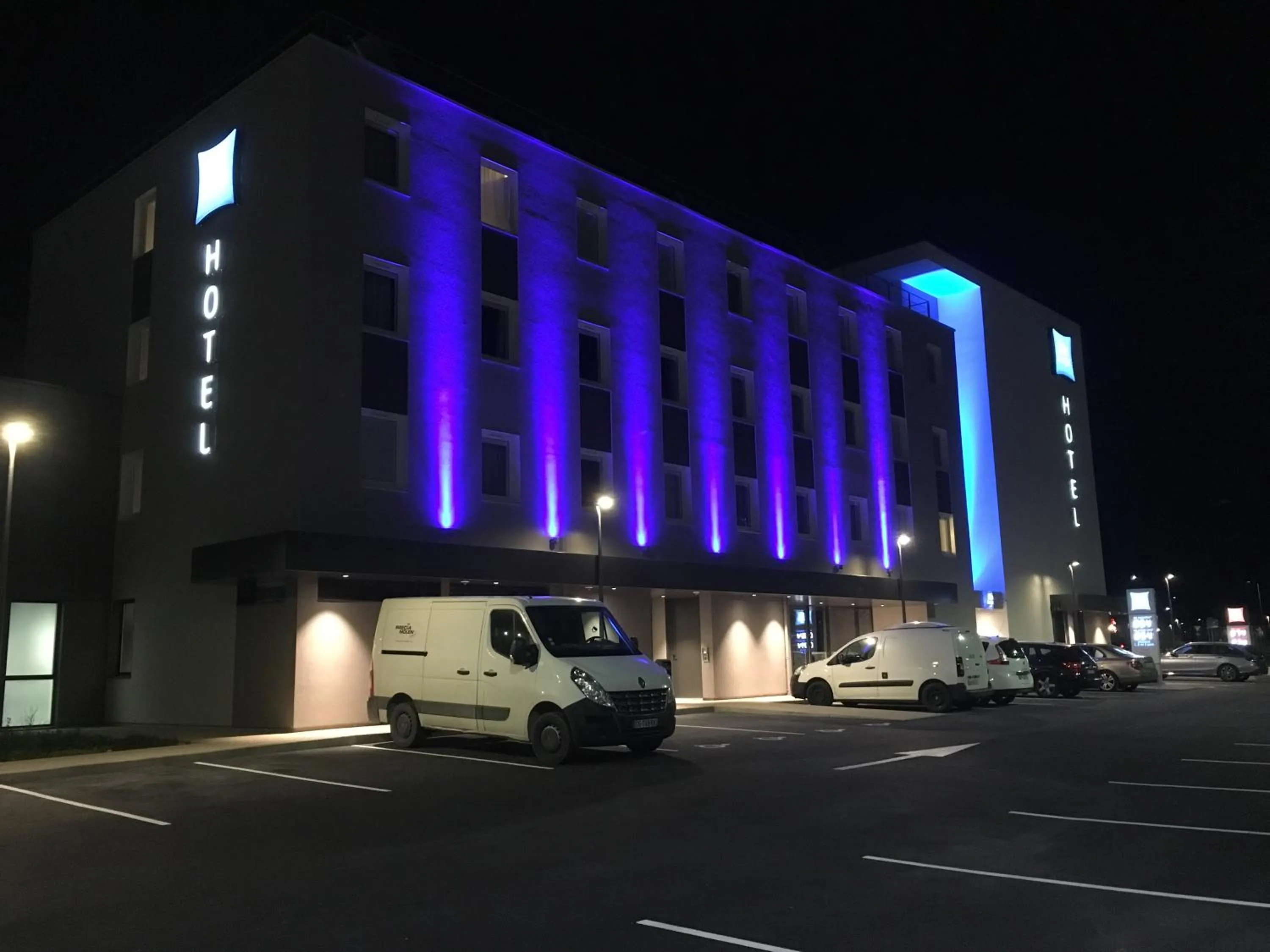 Property building in ibis budget Sens