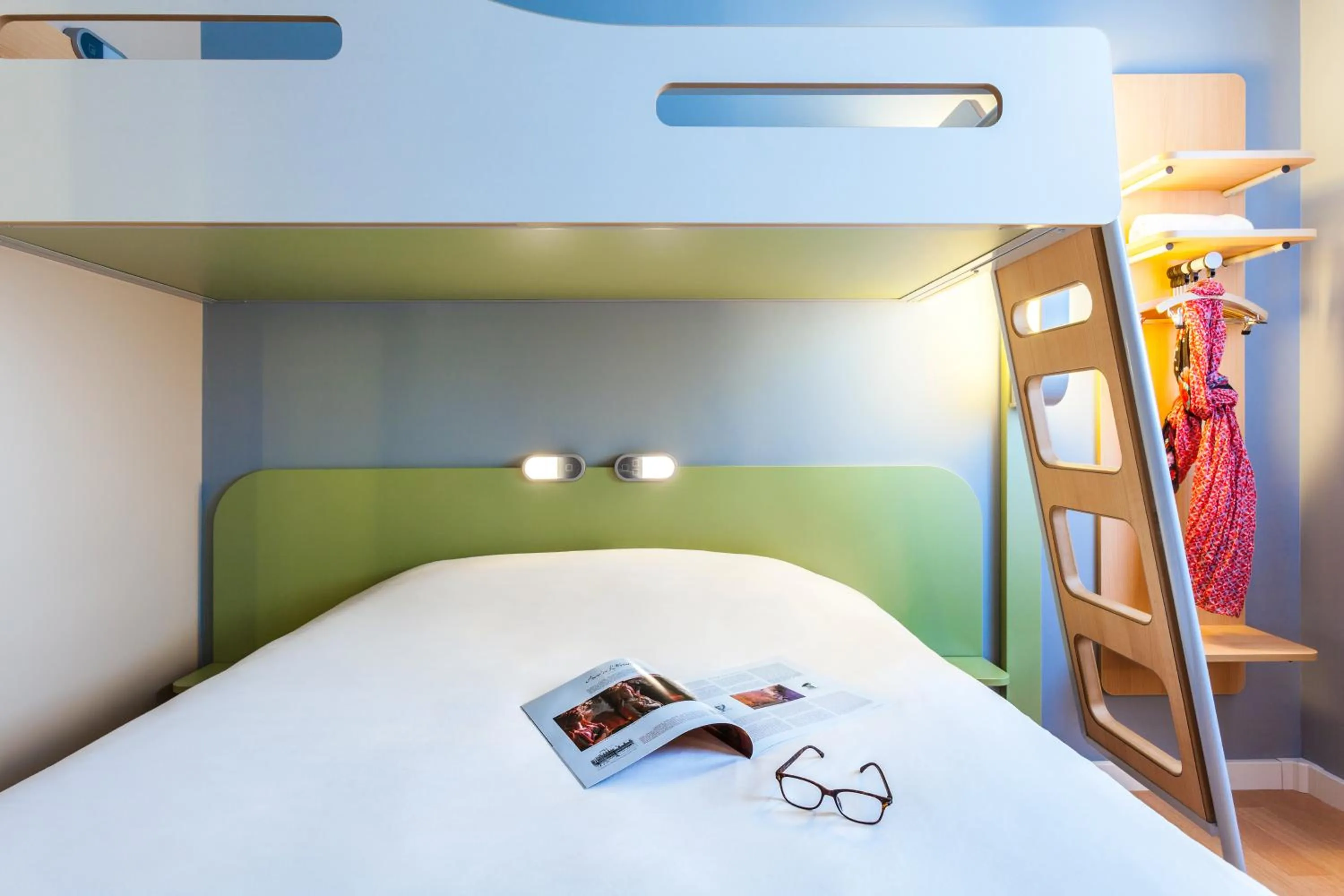 Photo of the whole room, Bed in ibis budget Sens