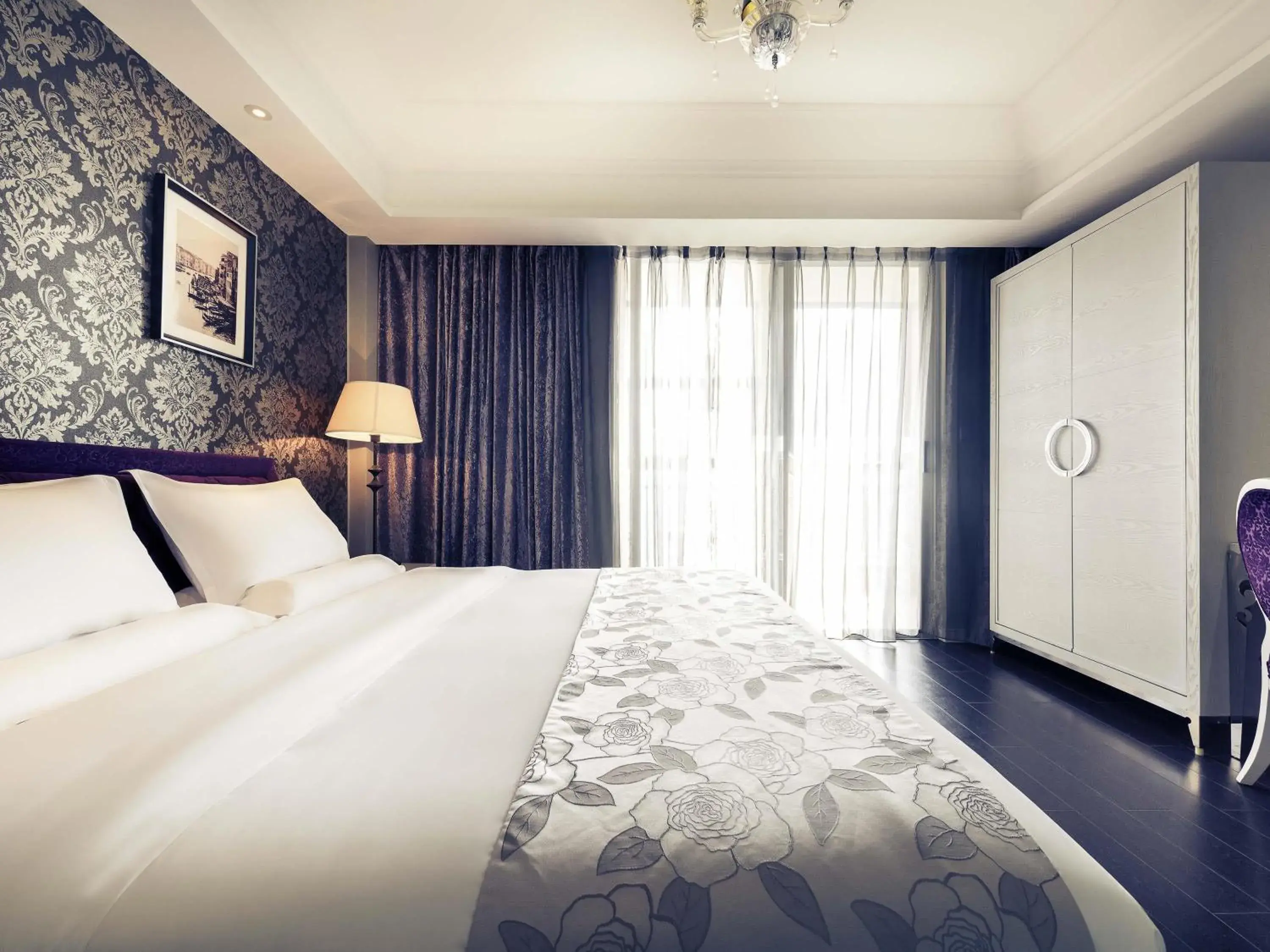 Superior King Room in Mercure Xiamen Exhibition Centre Superior King Room in Mercure Xiamen Exhibition Centre