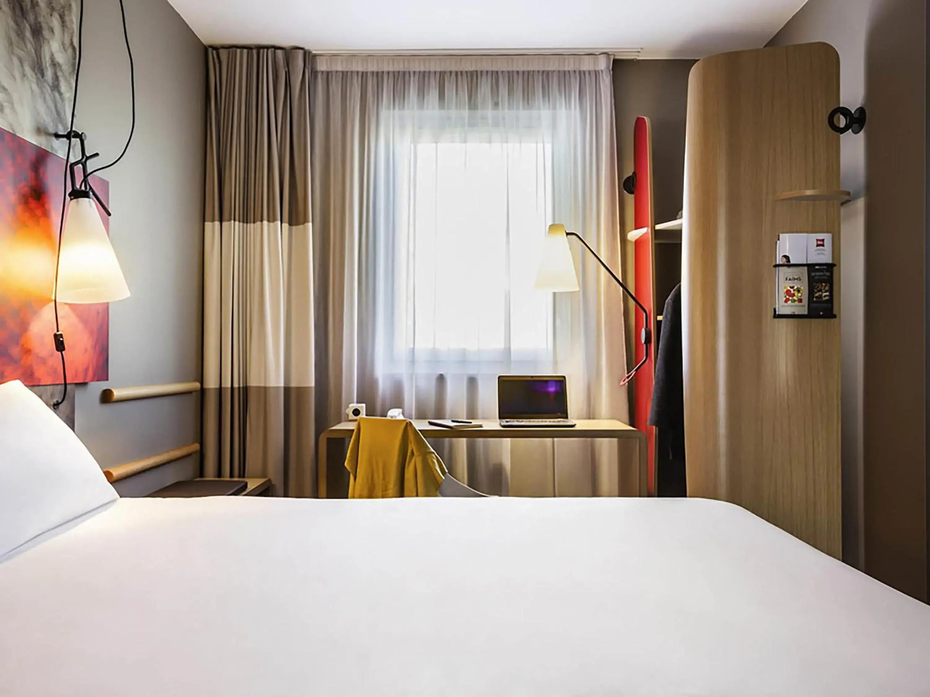 Standard Double Room in ibis Sens Standard Double Room in ibis Sens