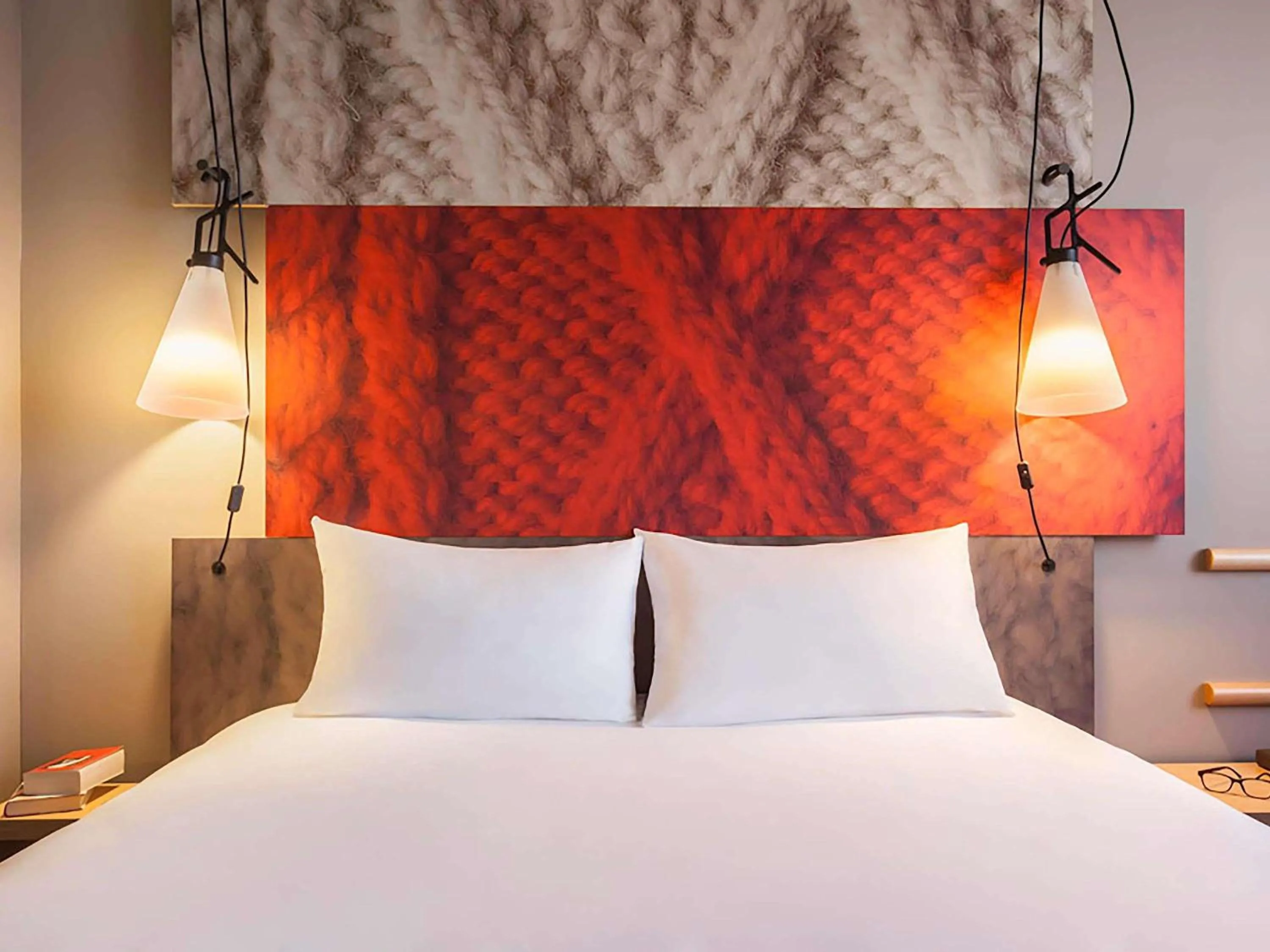 Bedroom, Bed in ibis Sens