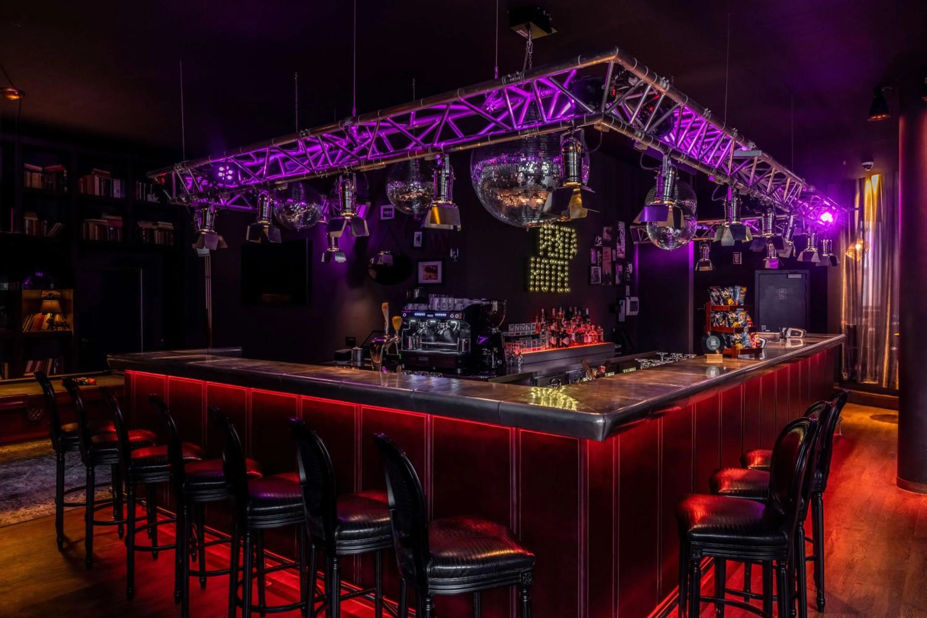 Lounge or bar in pentahotel Leuven