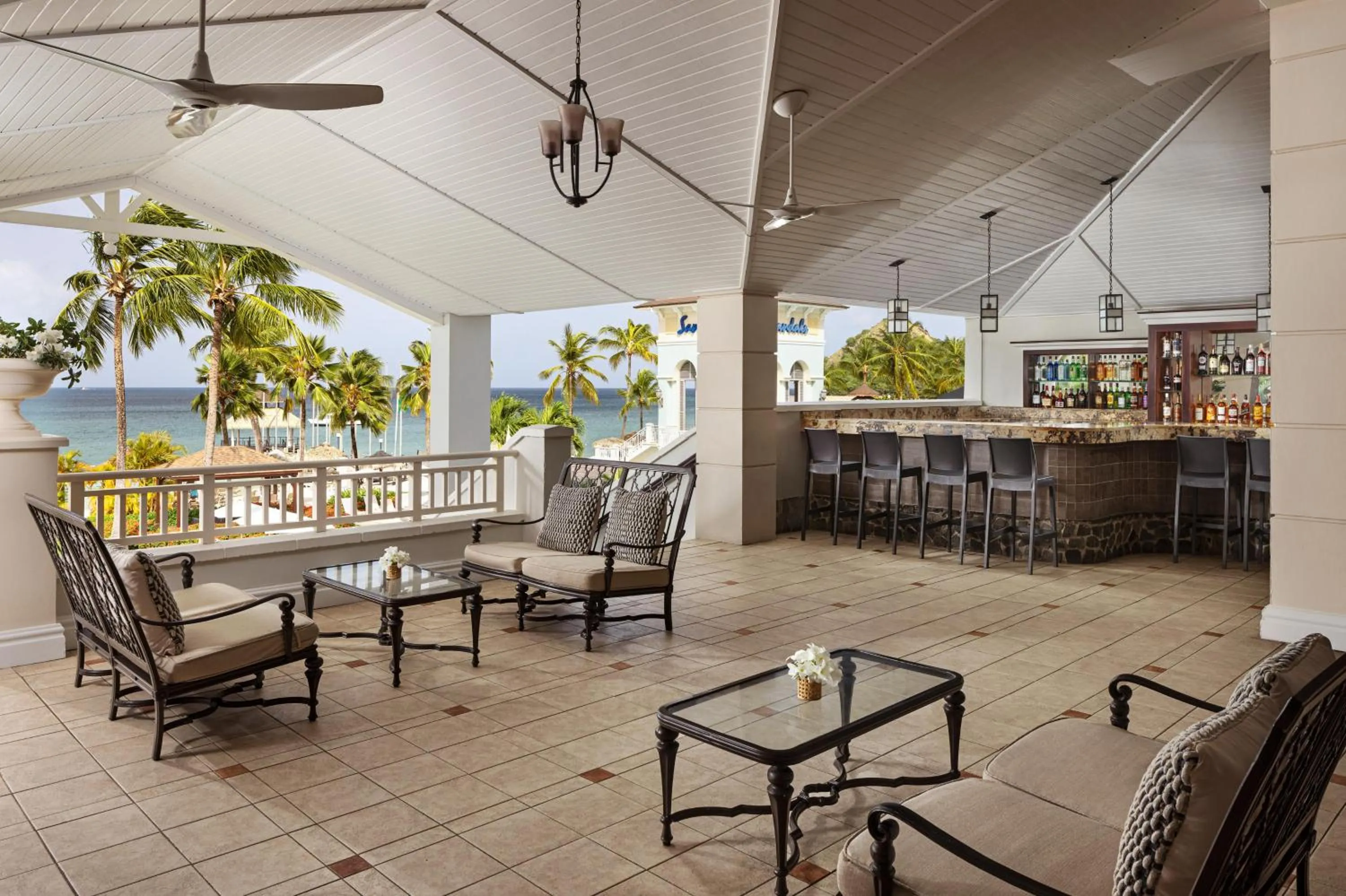 Lounge or bar in Sandals Grande St. Lucian Spa and Beach All Inclusive Resort - Couples Only