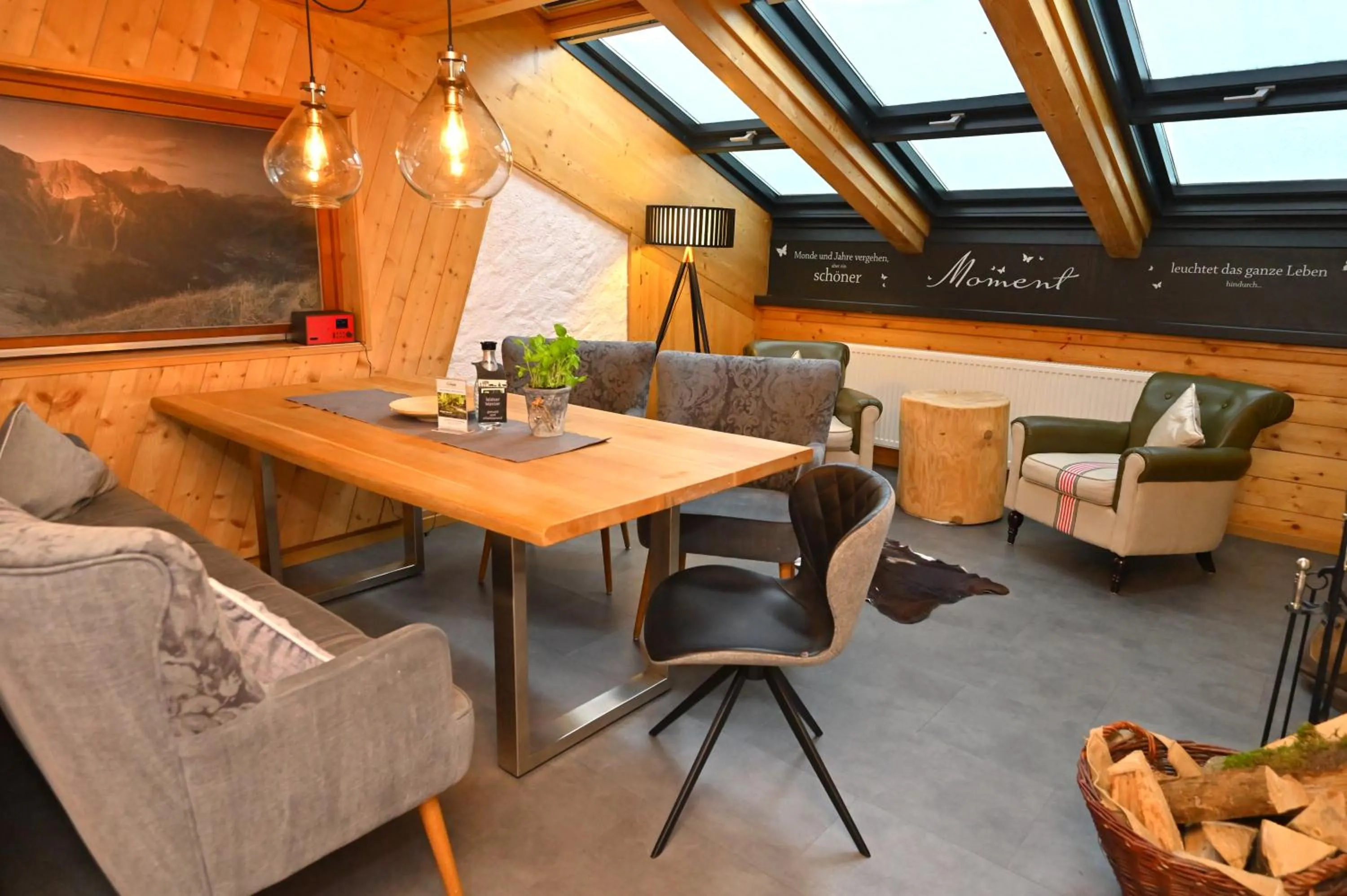 Photo of the whole room in Alp-Chalet