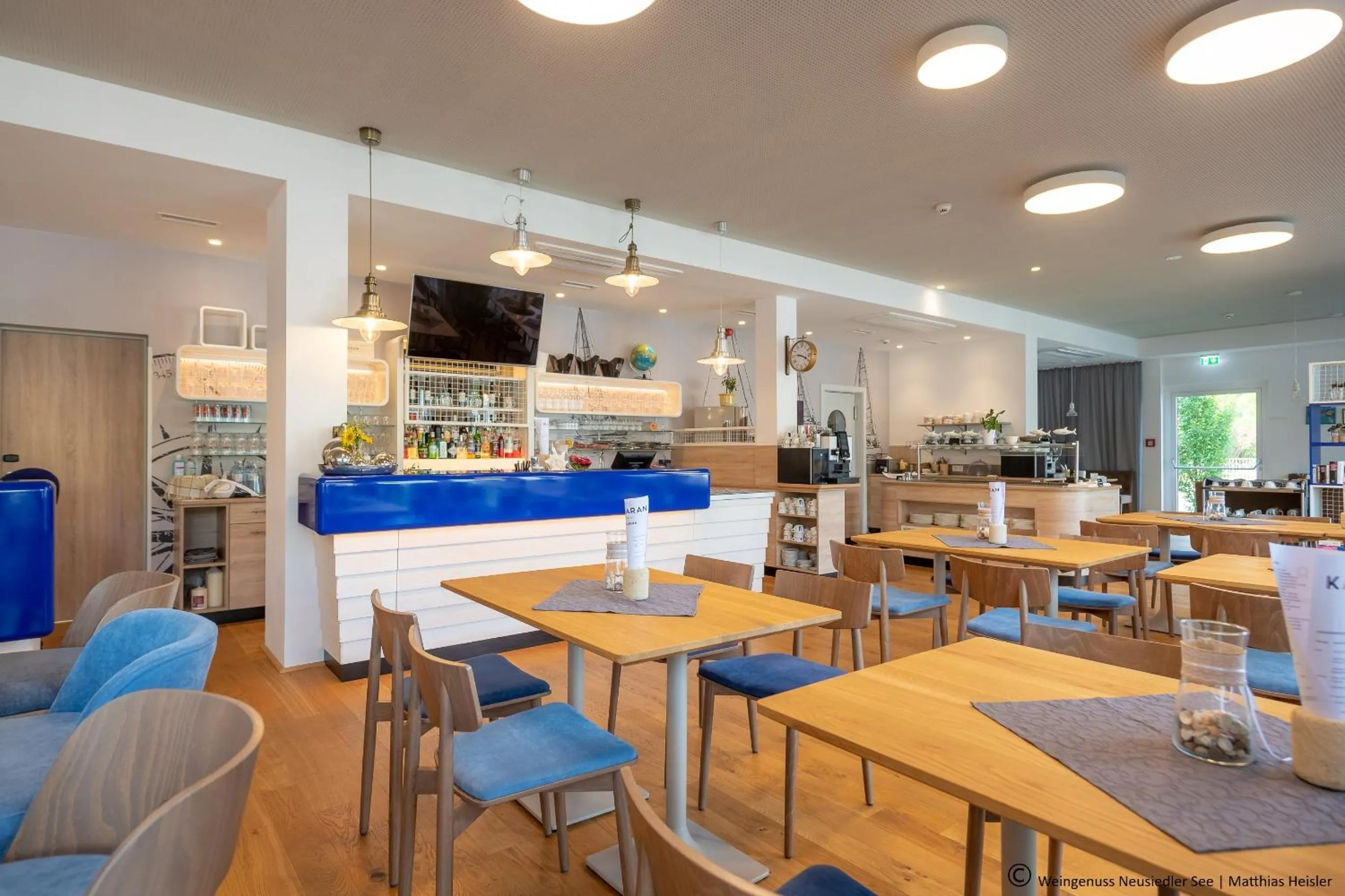 Lounge or bar in Hotel Katamaran