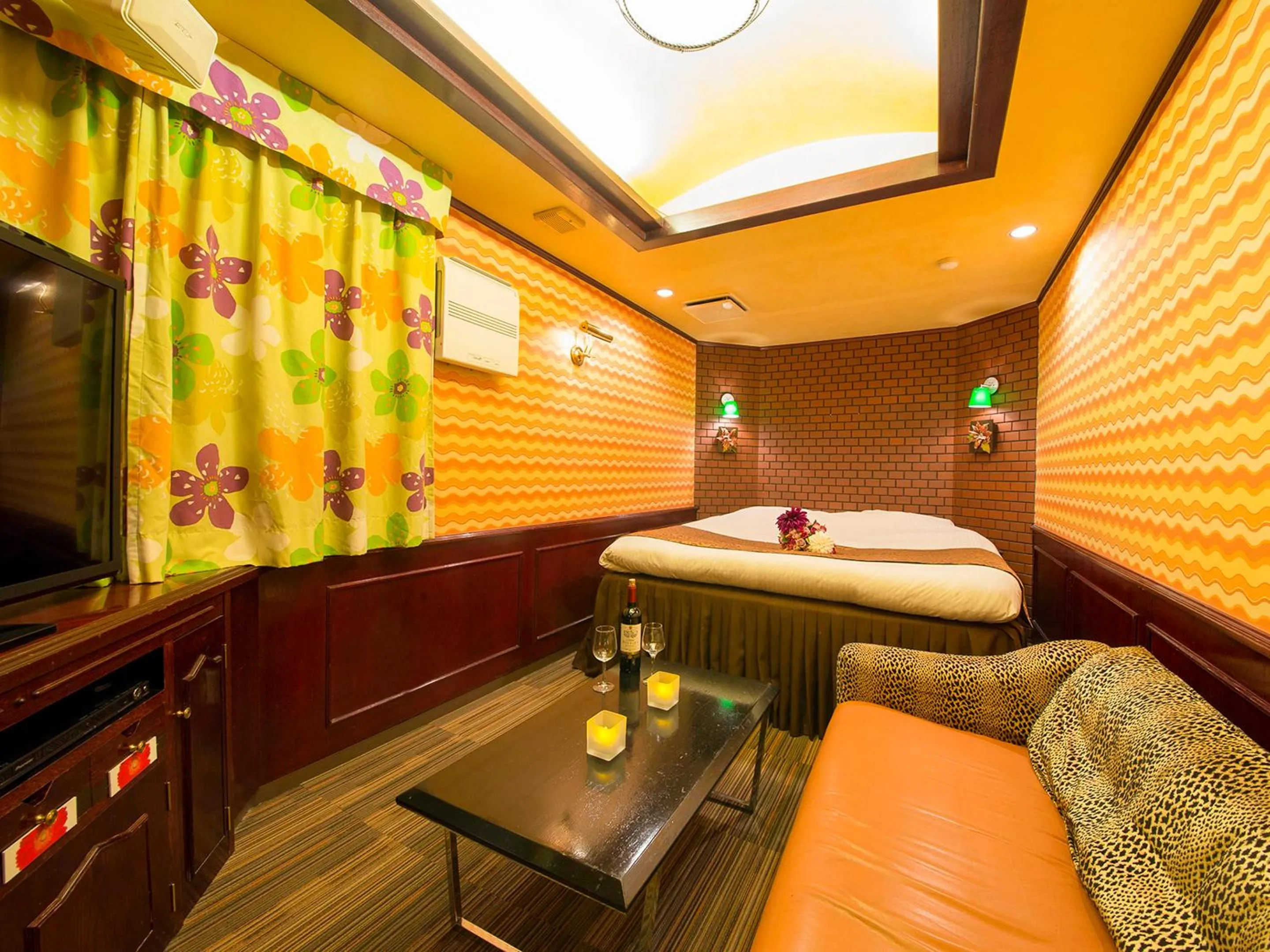 Photo of the whole room in Hotel Gallery (Adult Only)