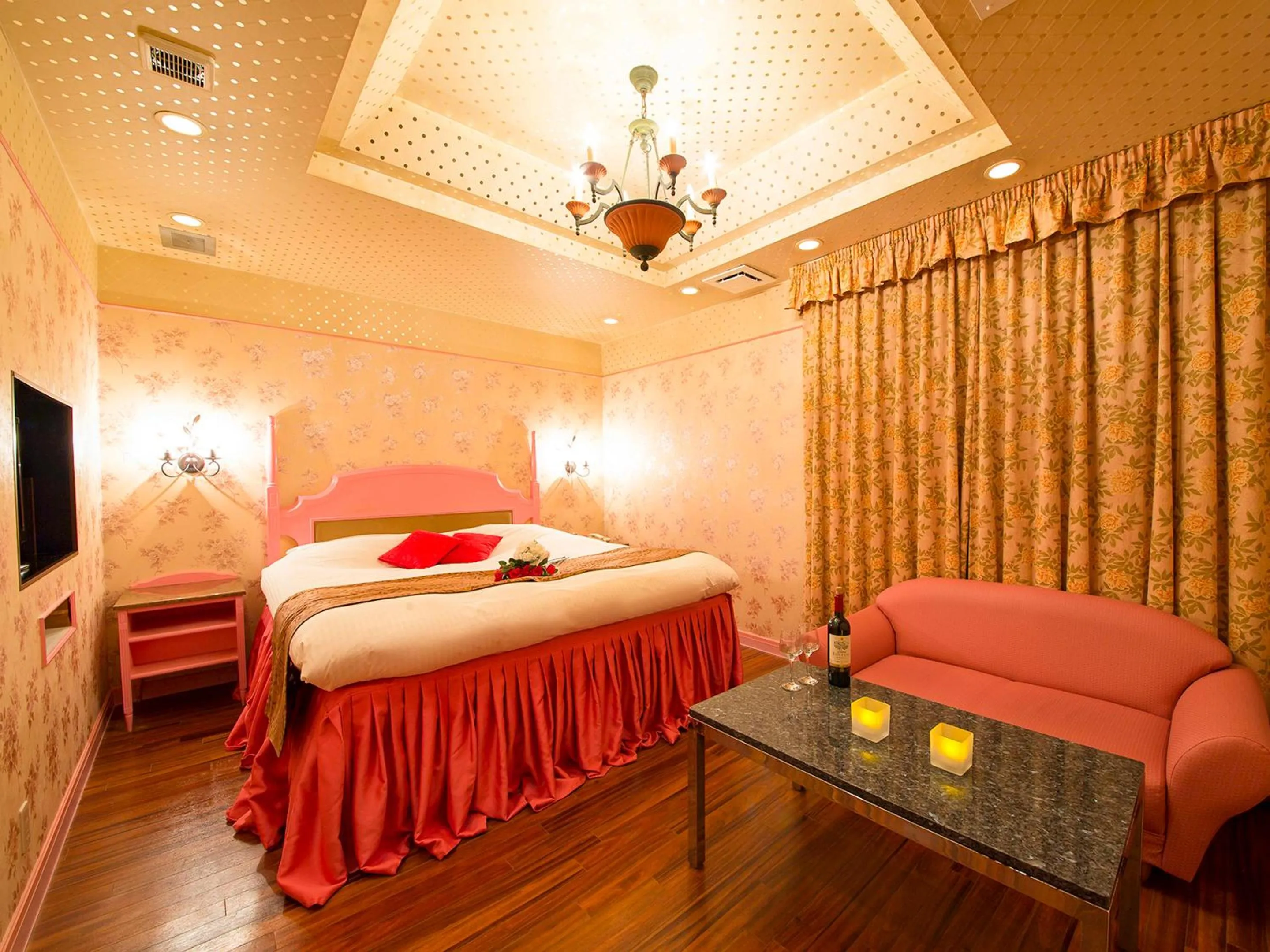 Photo of the whole room, Bed in Hotel Gallery (Adult Only)