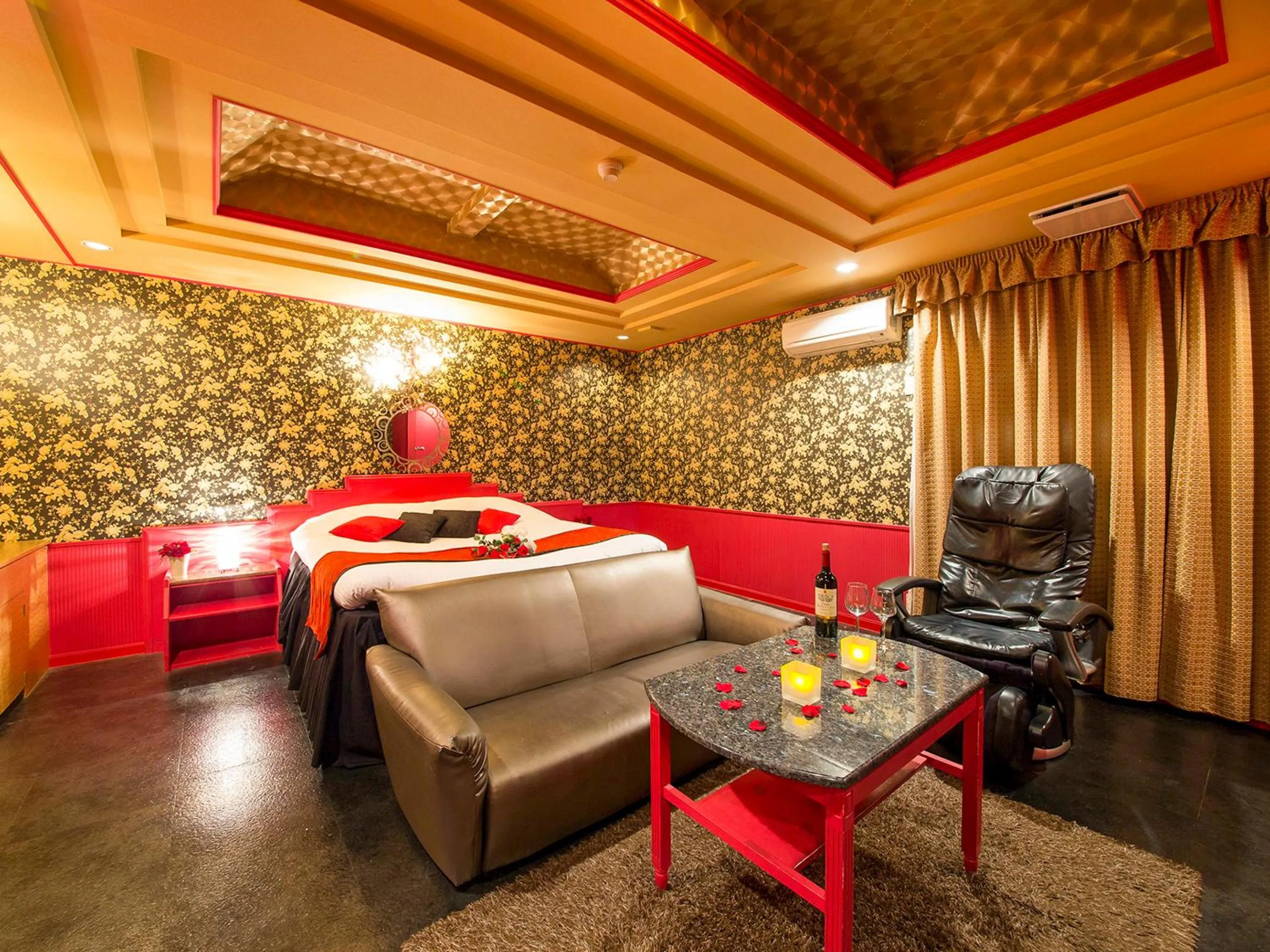 Photo of the whole room in Hotel Gallery (Adult Only)