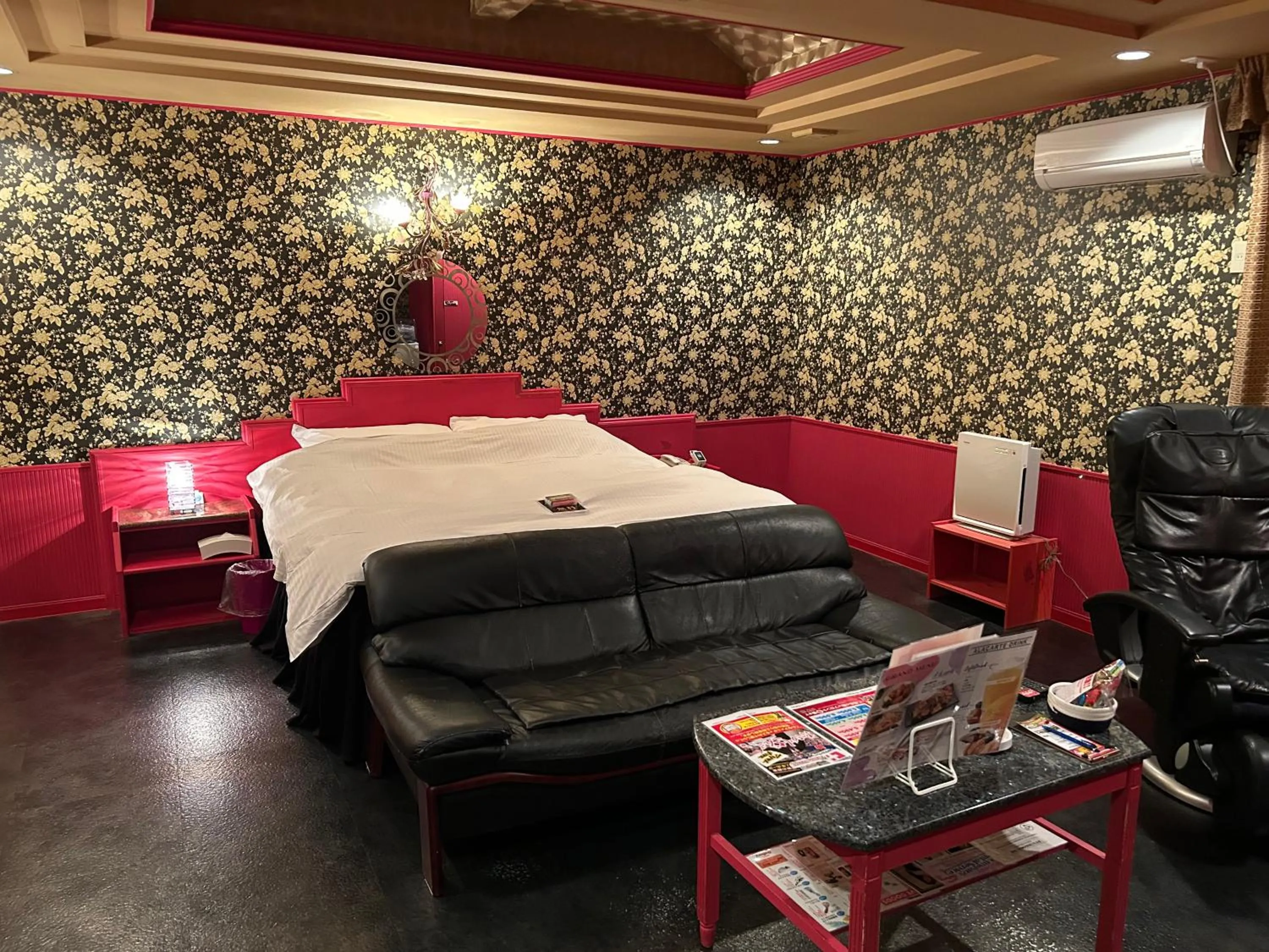 Bed in Hotel Gallery (Adult Only)