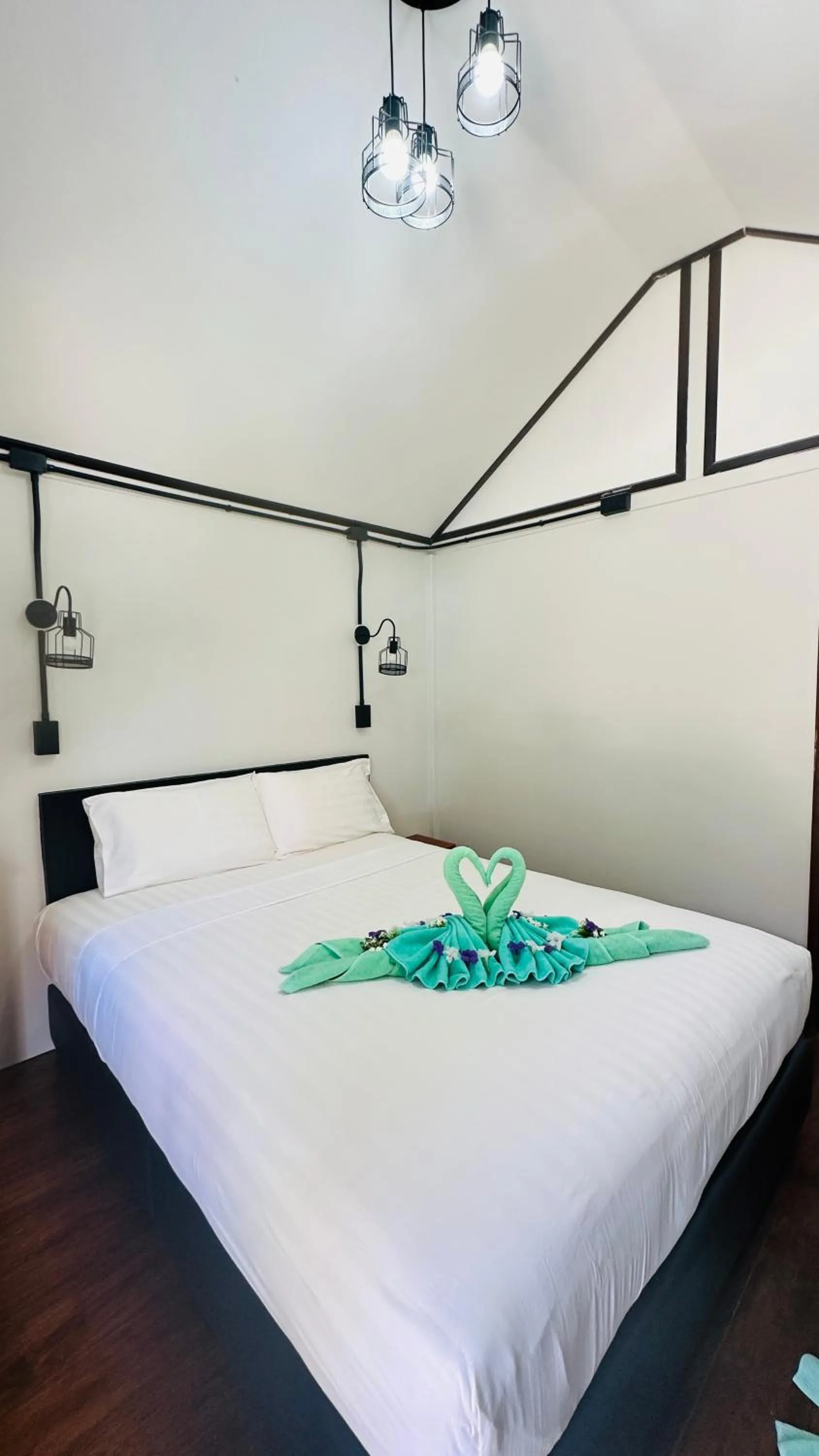 Bedroom, Bed in Lanta L.D. Beach Bungalow