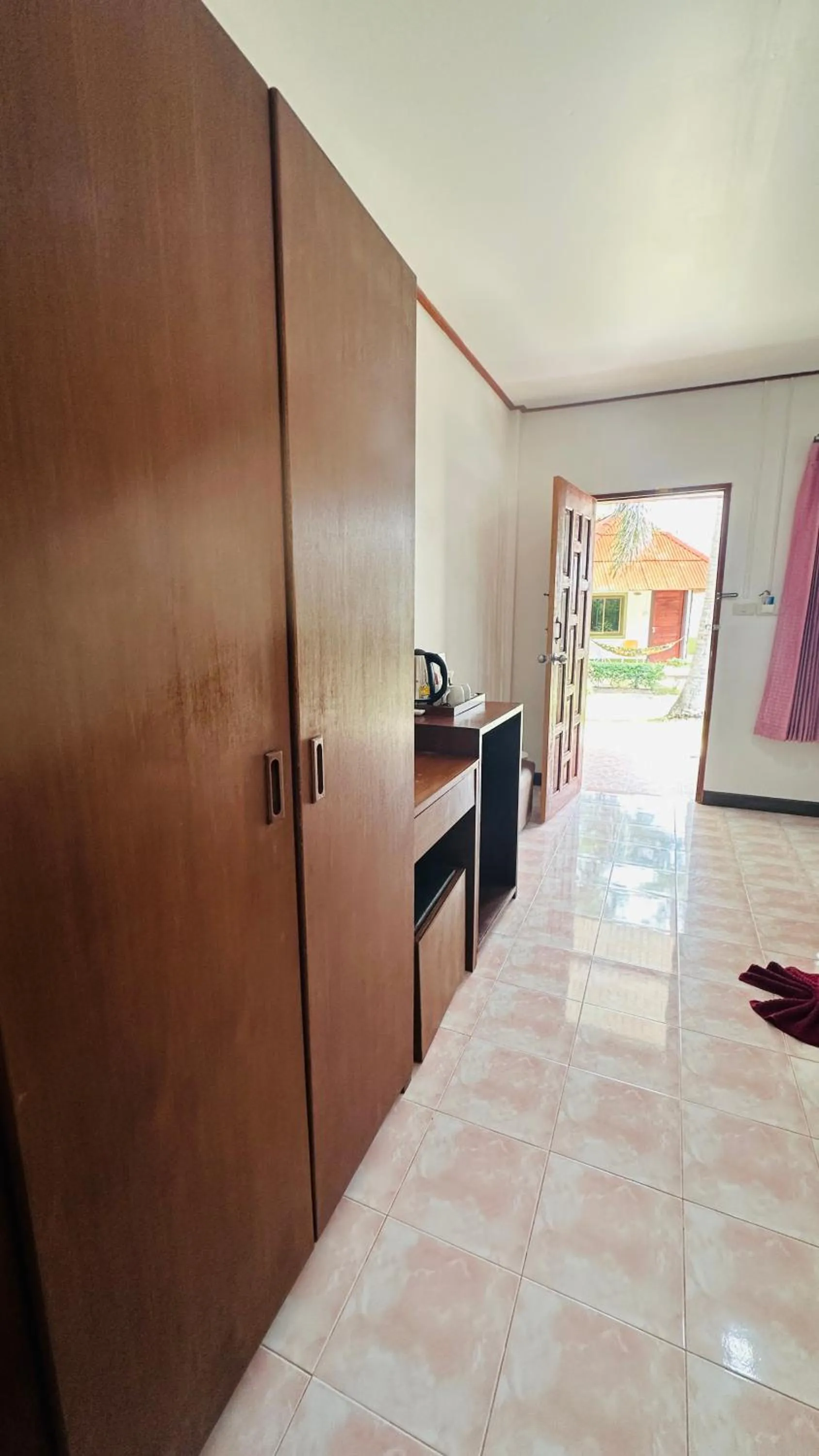 wardrobe in Lanta L.D. Beach Bungalow