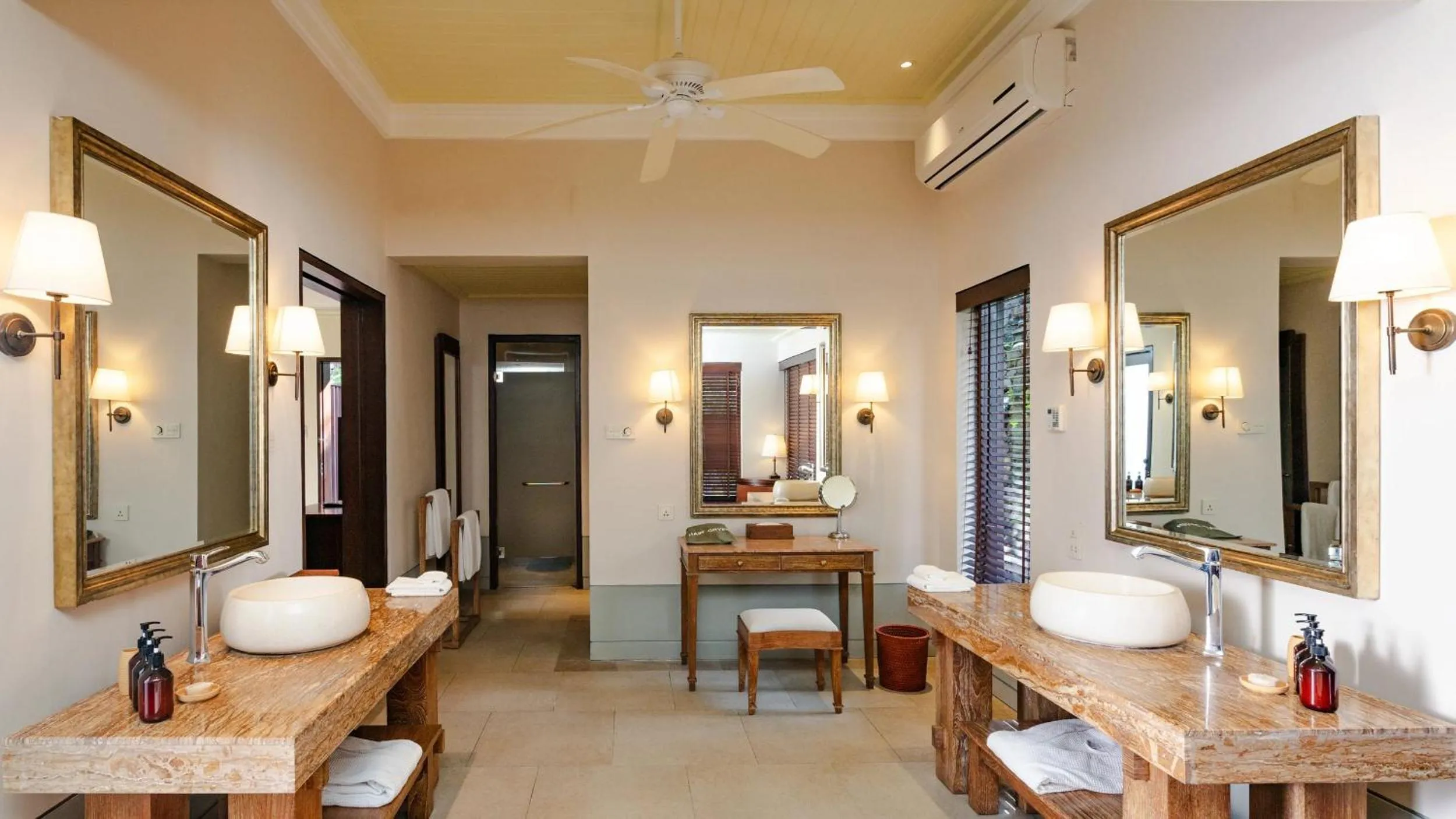 Bathroom in Cape Weligama - Relais and Chateaux