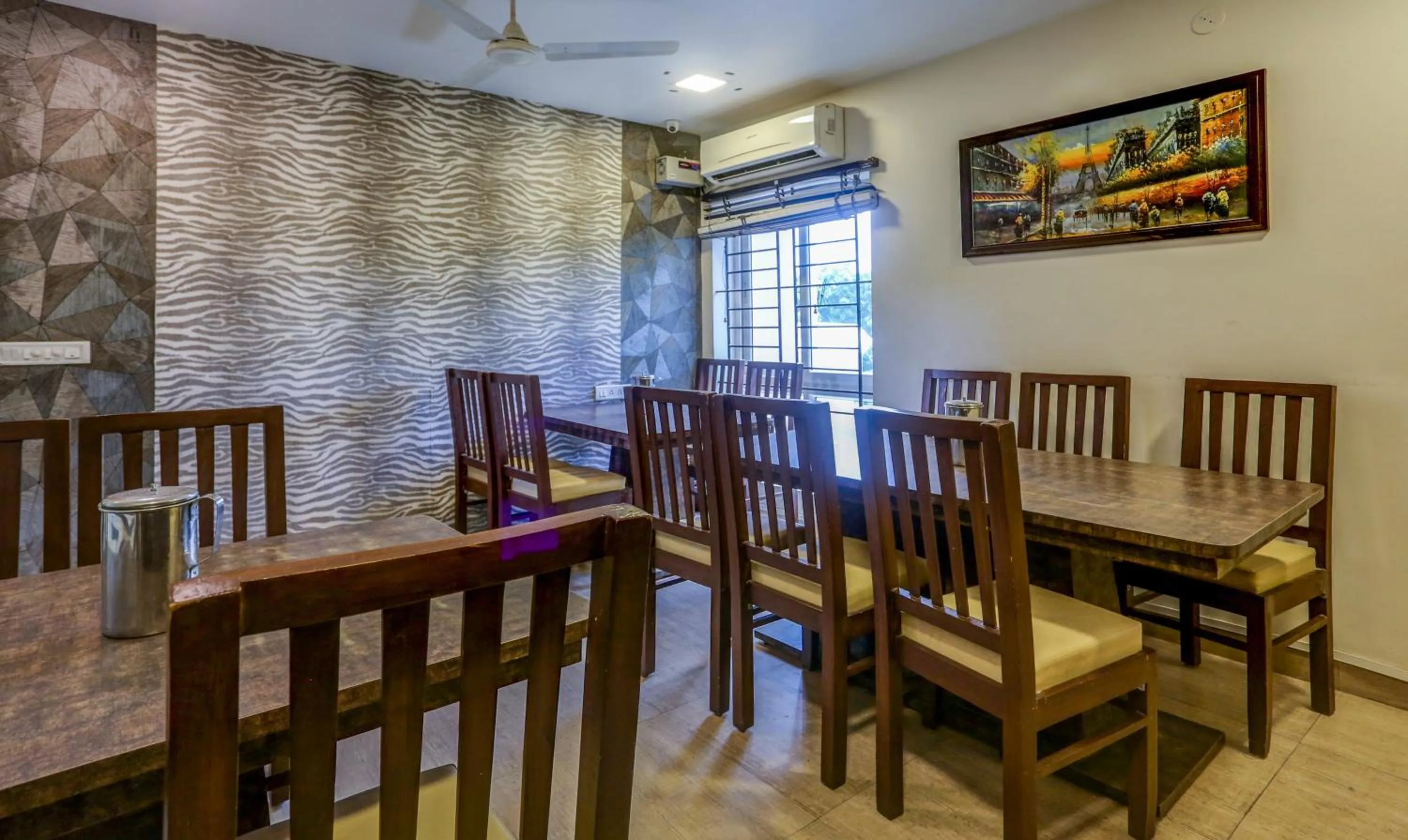 Restaurant/places to eat in Hotel Royal Elite Madurai