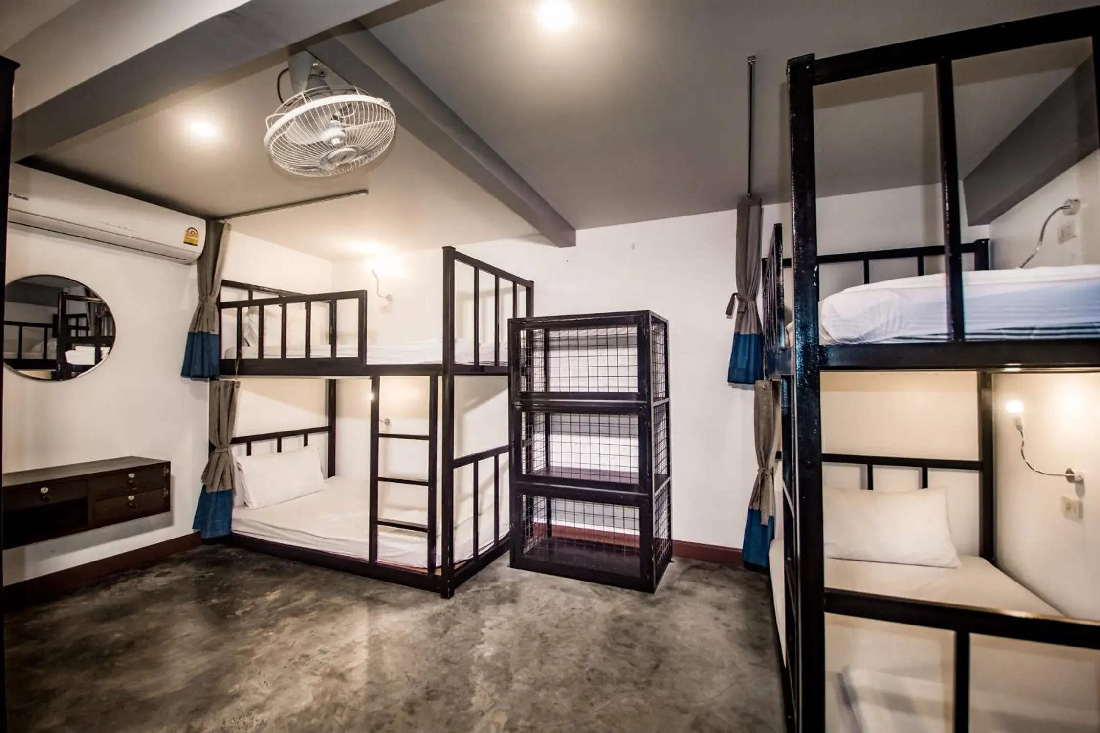 Bed in 6-Bed Mixed Dormitory Room in Balcony Party Hostel - 18-40 Bed in 6-Bed Mixed Dormitory Room in Balcony Party Hostel - 18-40