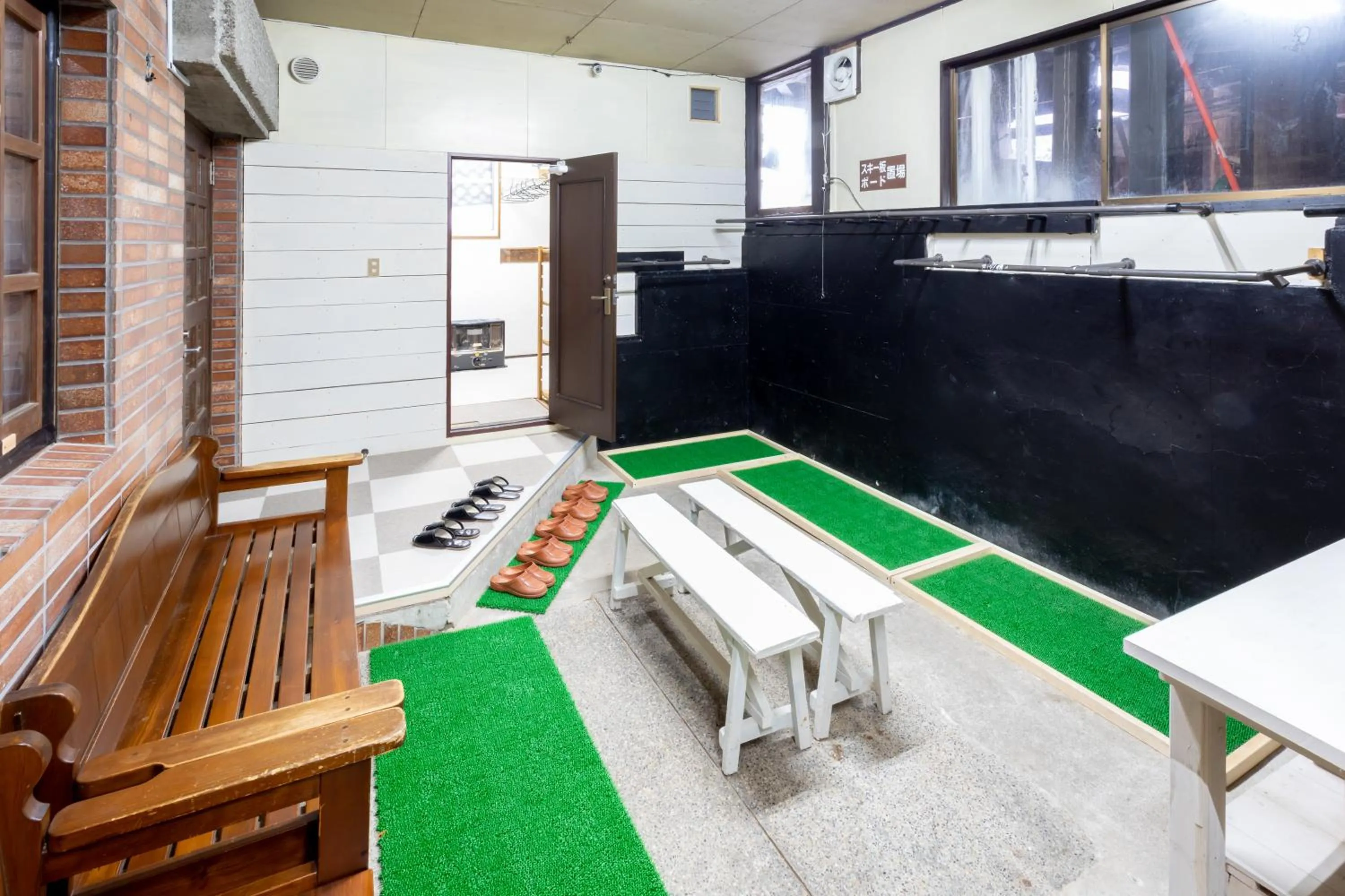 Skiing in Pension Eastmountain Hakuba