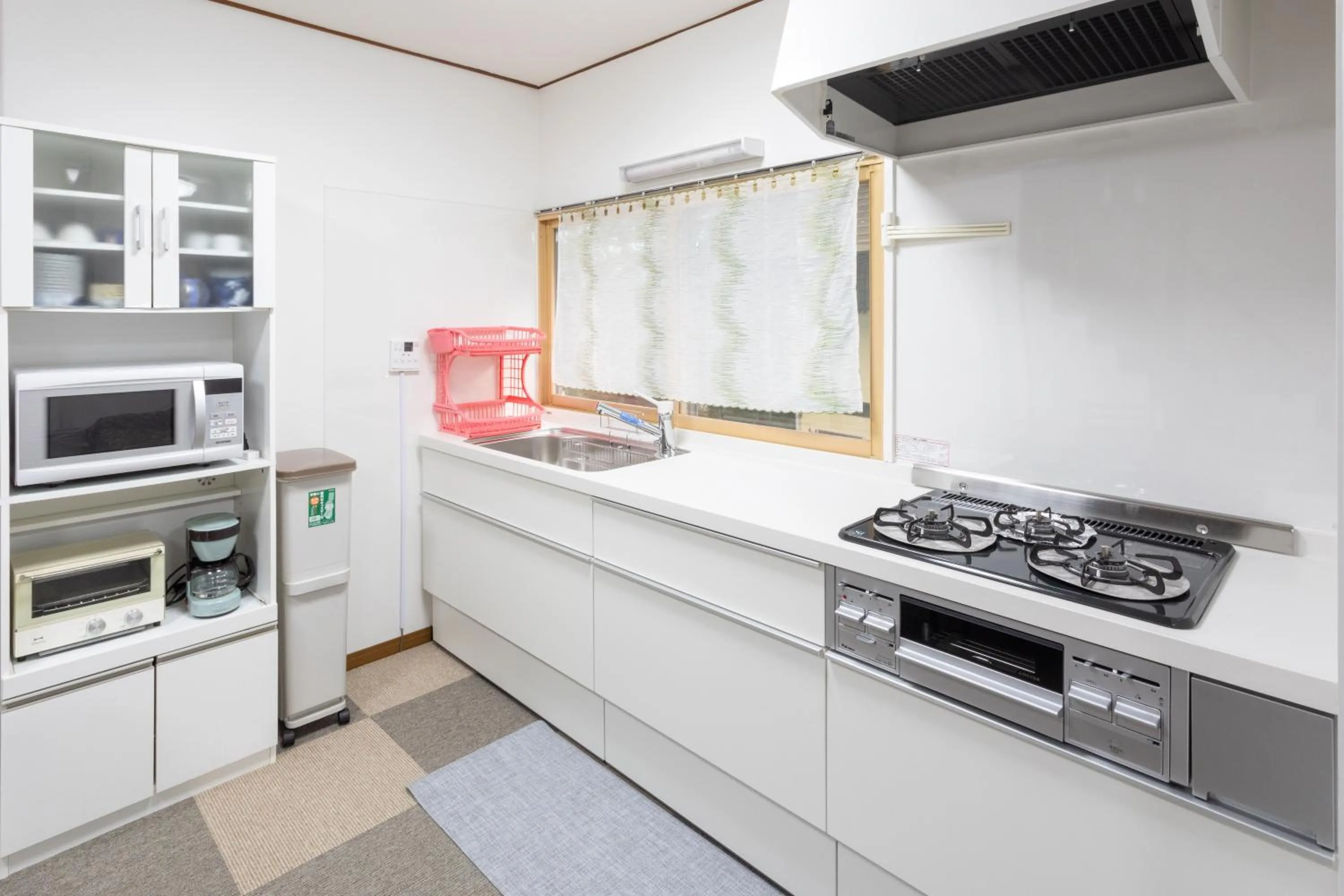Kitchen or kitchenette in Pension Eastmountain Hakuba