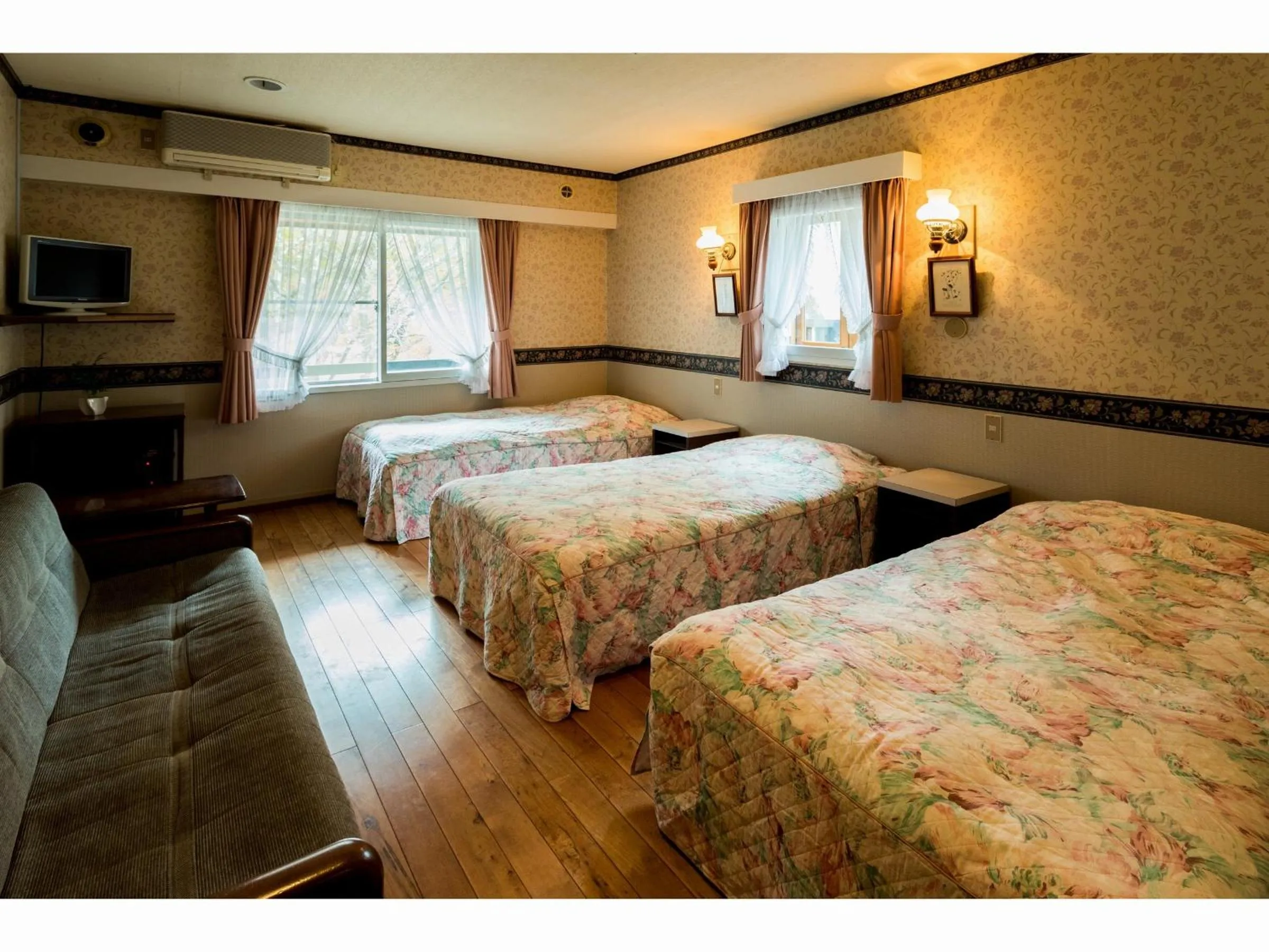 Photo of the whole room, Bed in Pension Eastmountain Hakuba