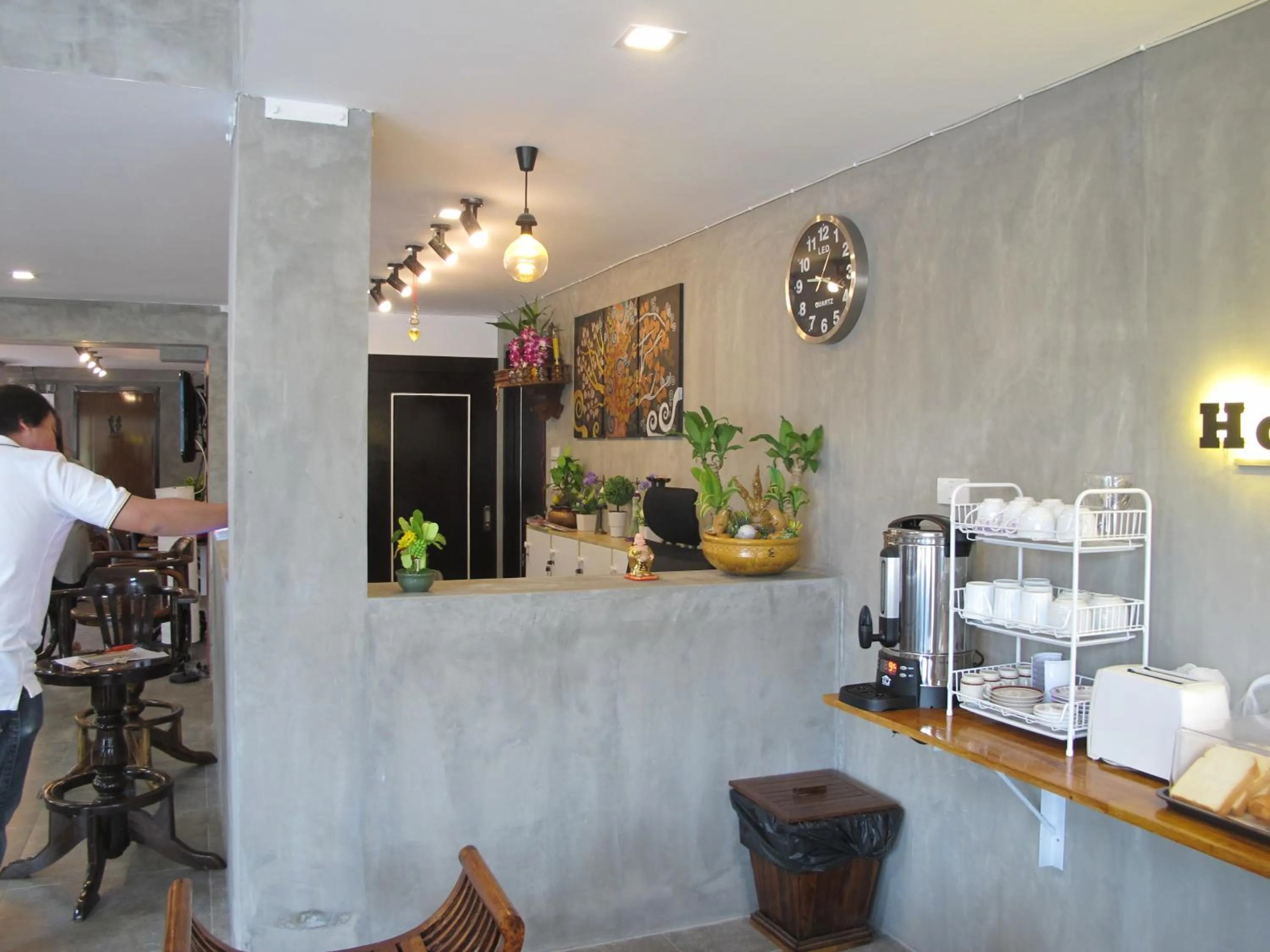 Food and drinks in Hoppers Place Donmuang