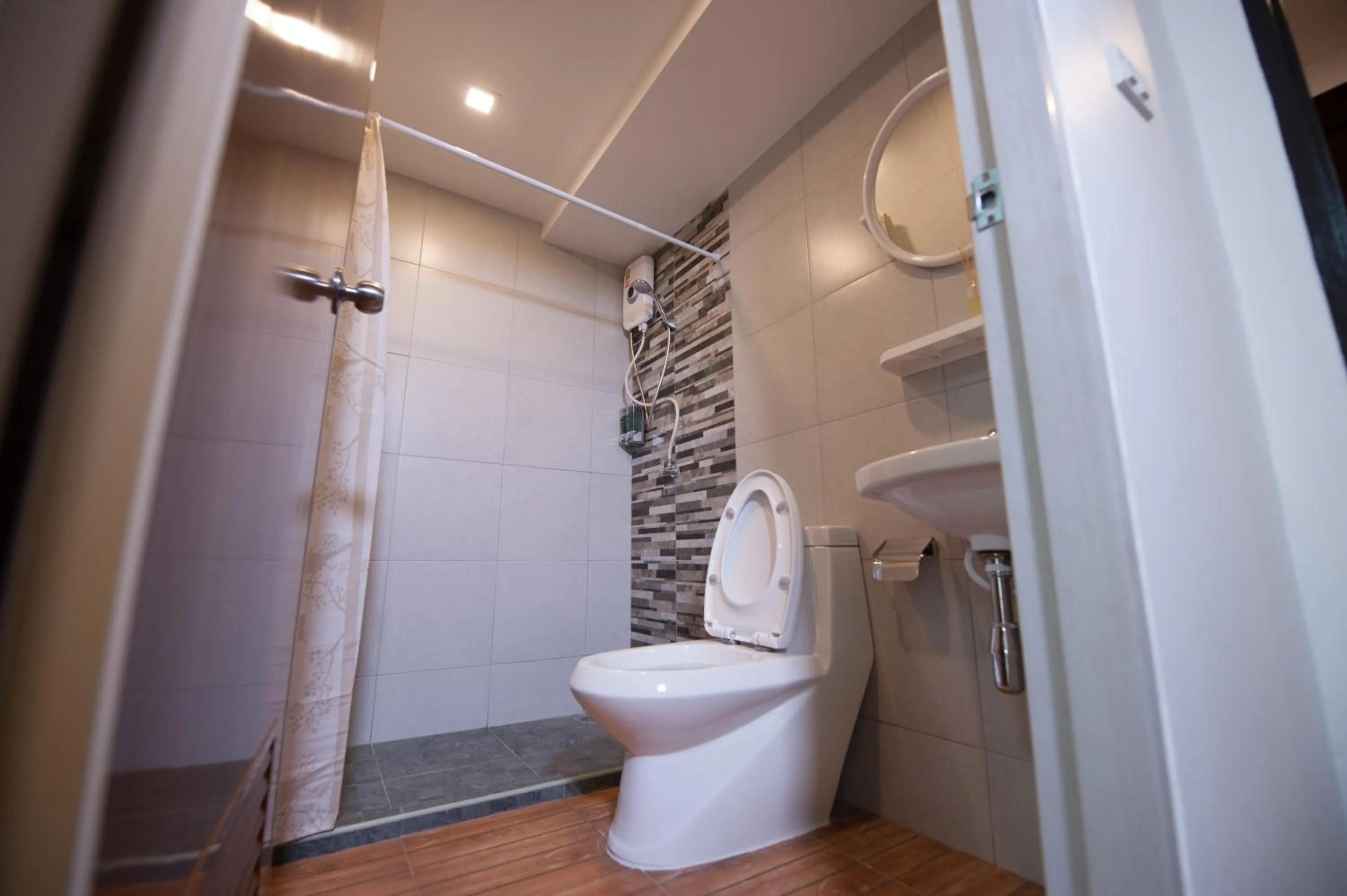 Bathroom in Hoppers Place Donmuang