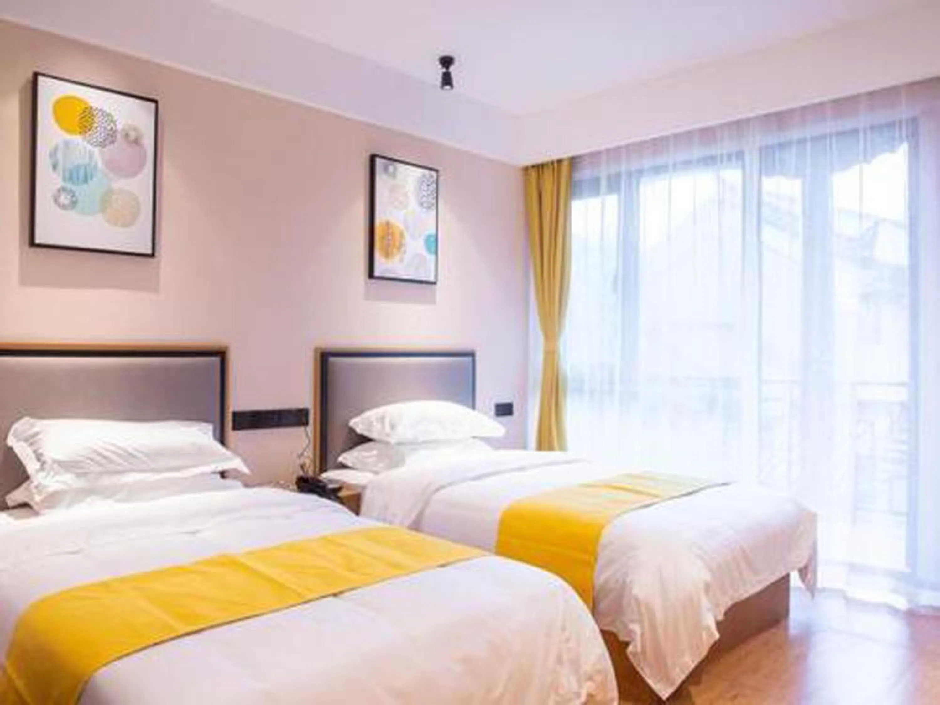 Photo of the whole room, Bed in One Meter Sunshine Xi'an Xianyang International Airport Hotel