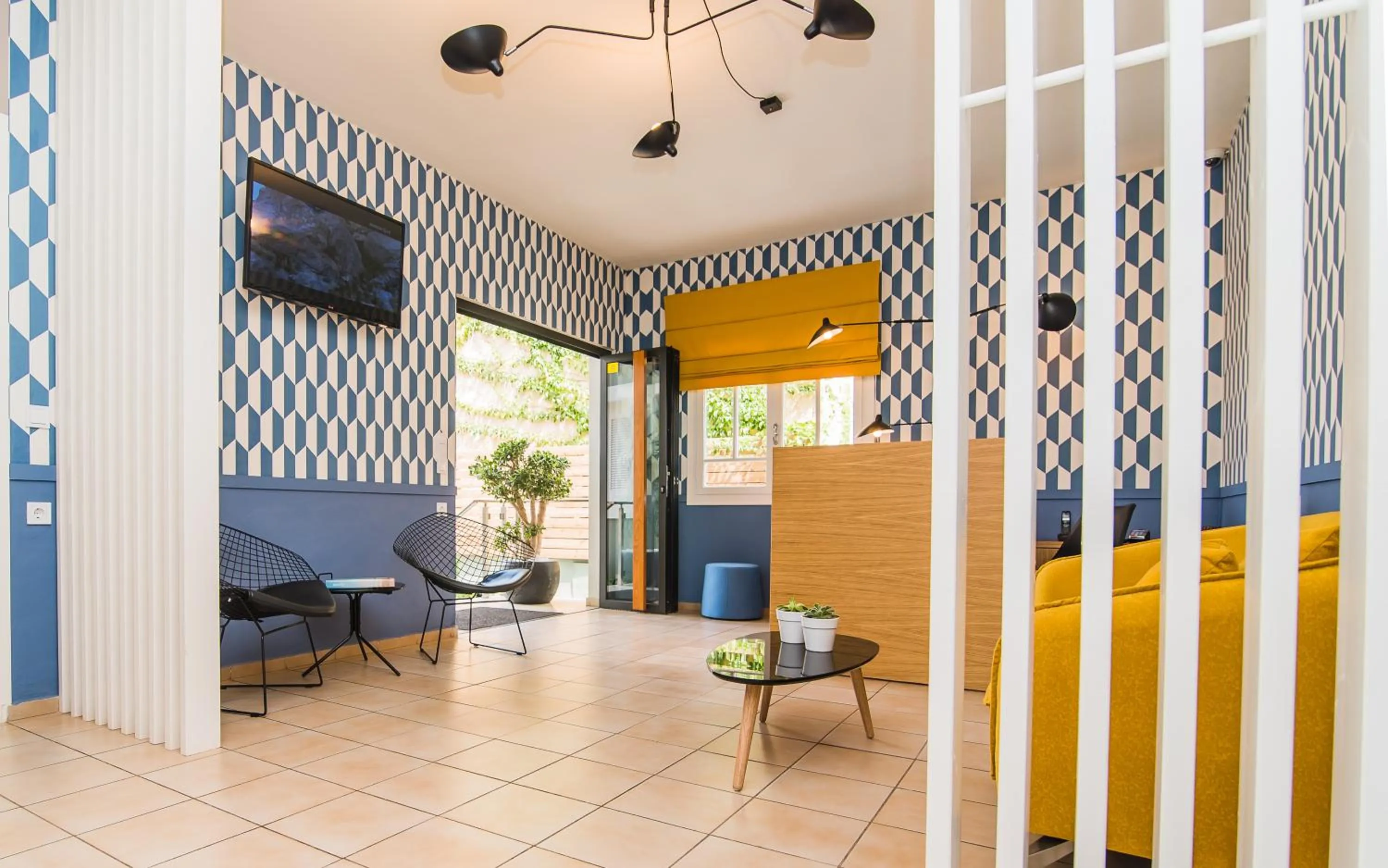 Communal lounge/ TV room in Sunshine Studios