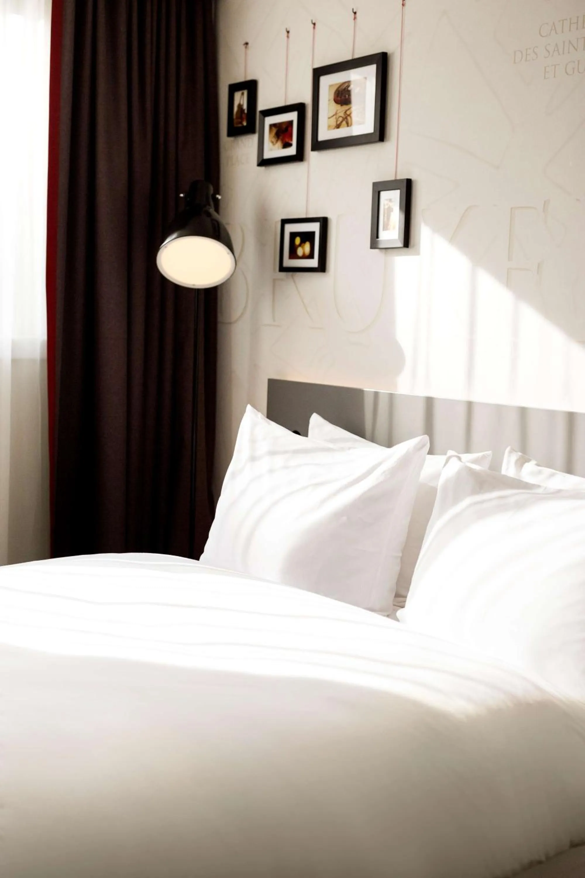 Bedroom, Bed in Pentahotel Brussels Airport