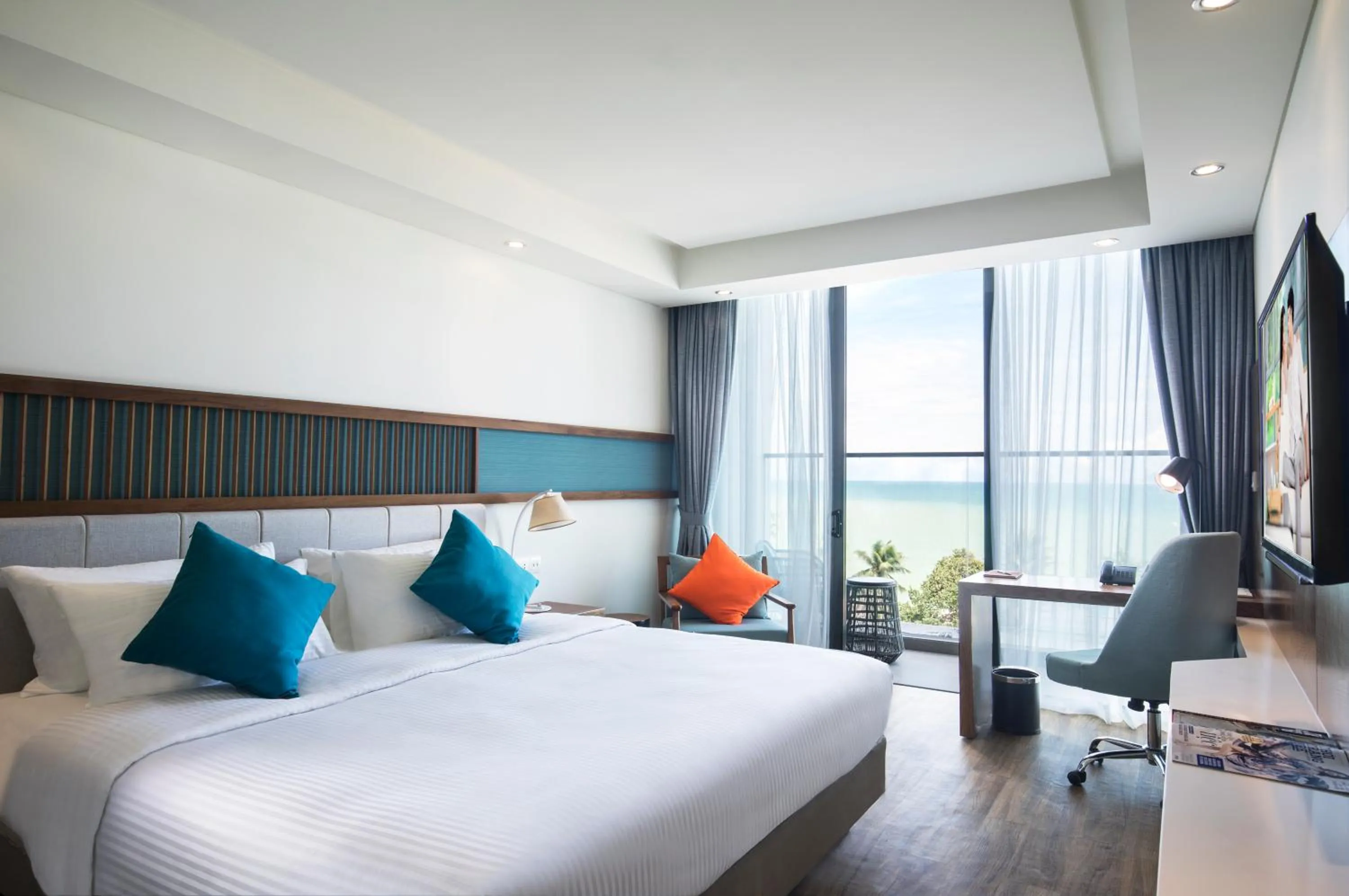 Bedroom, Bed in Citadines Bayfront Nha Trang