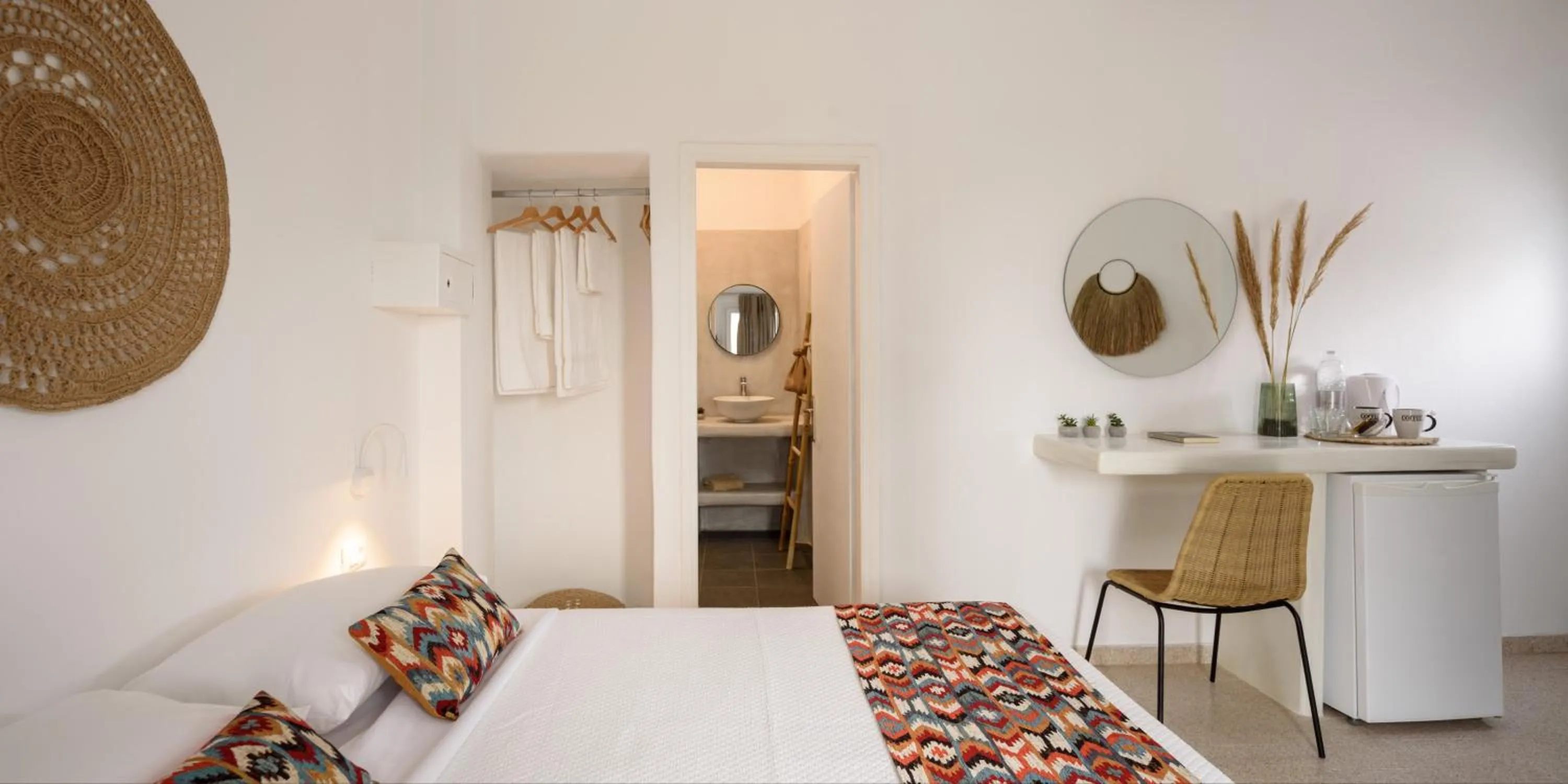 Bed in Cal Day Rooms Santorini