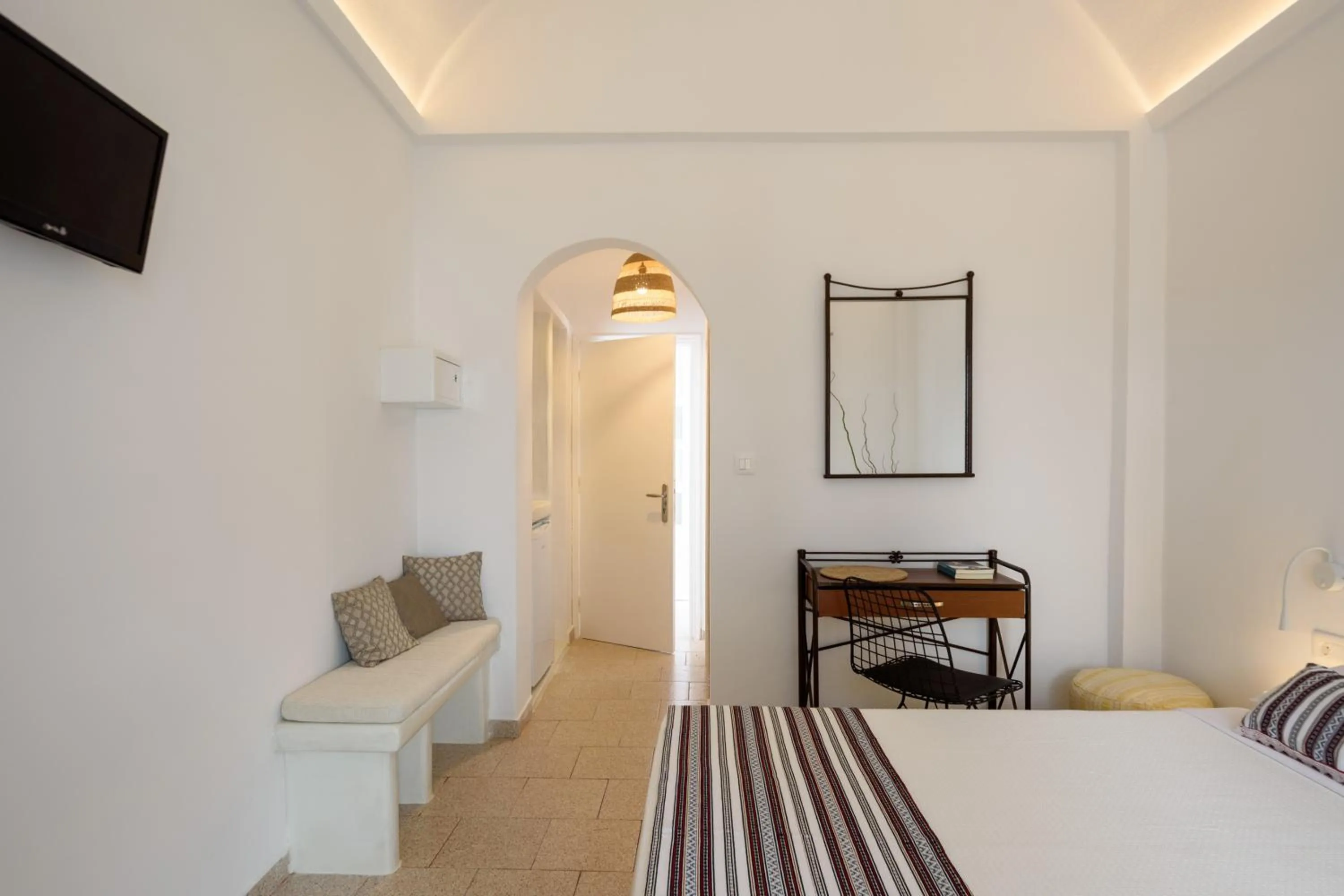 Bed in Cal Day Rooms Santorini