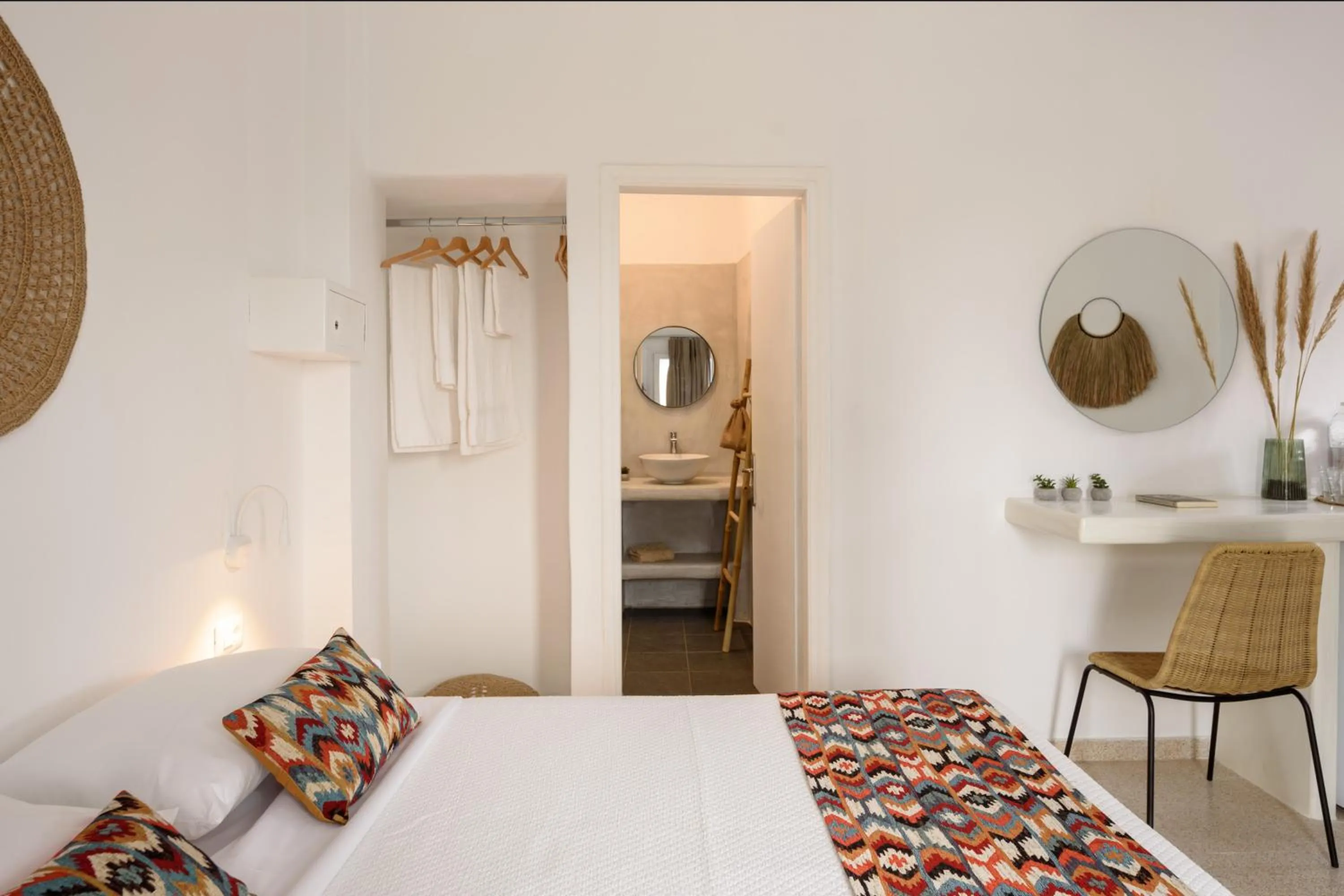 Bed in Cal Day Rooms Santorini