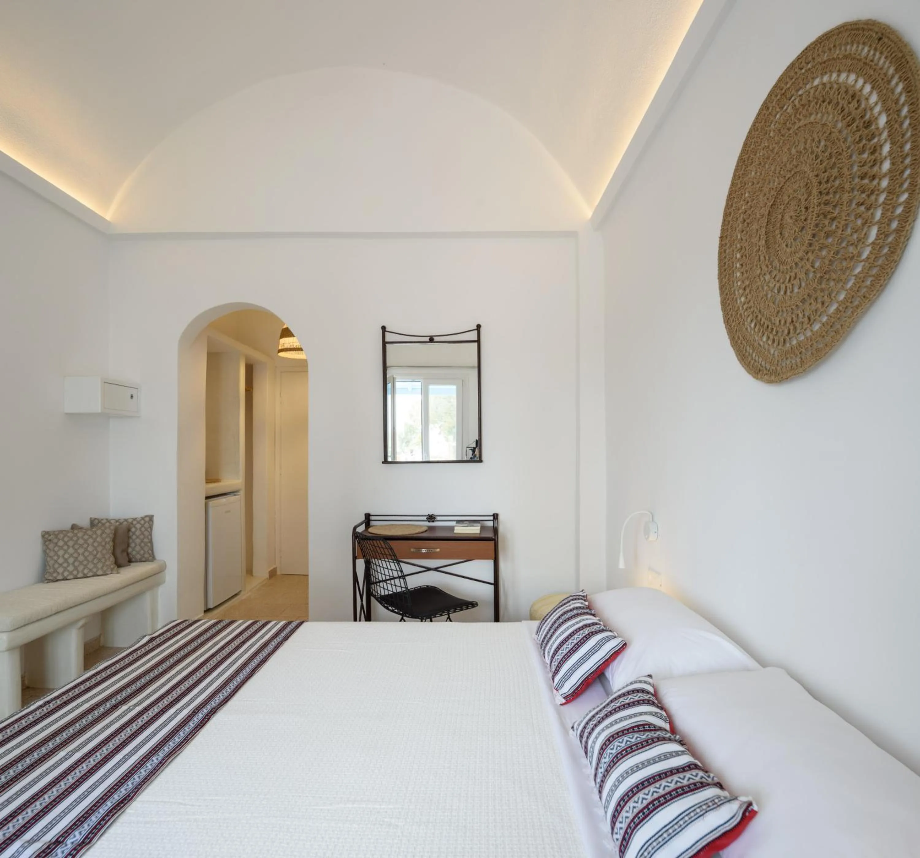 Bed in Cal Day Rooms Santorini