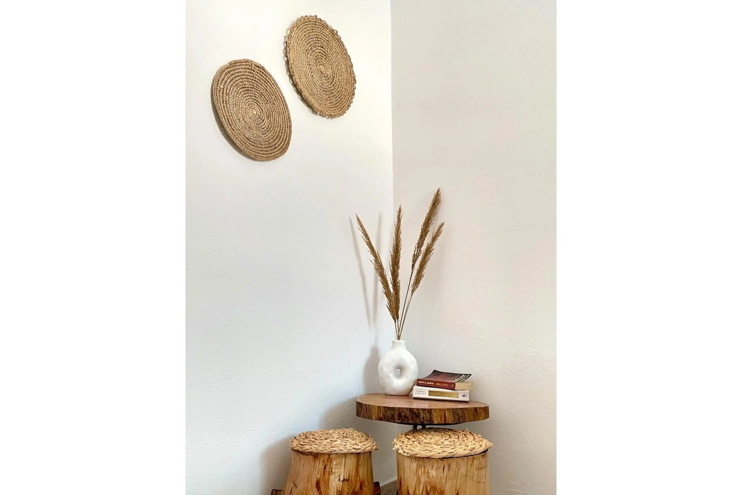 Seating area in Cal Day Rooms Santorini