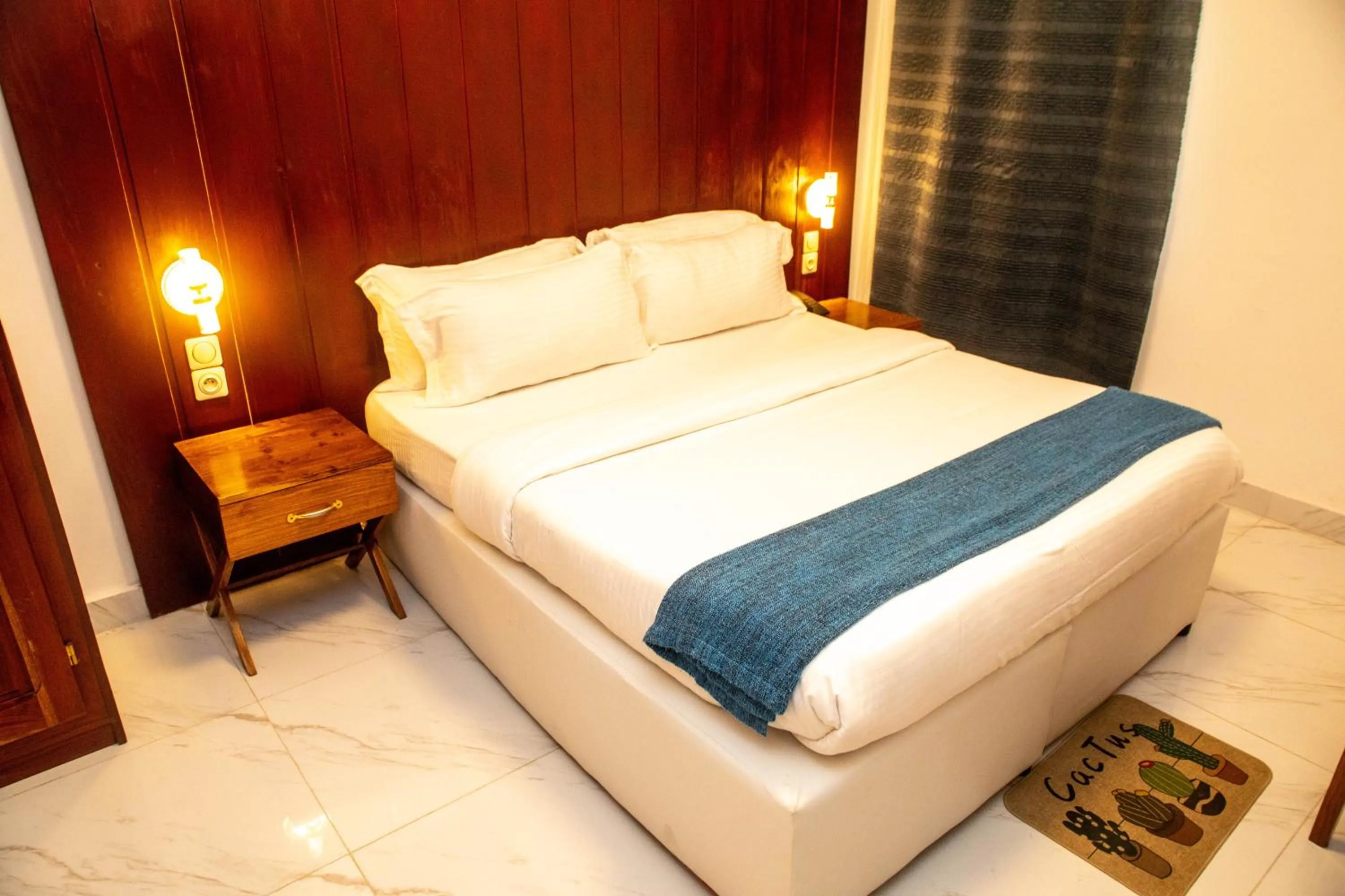 Bedroom, Bed in Hotel Les Orchidées