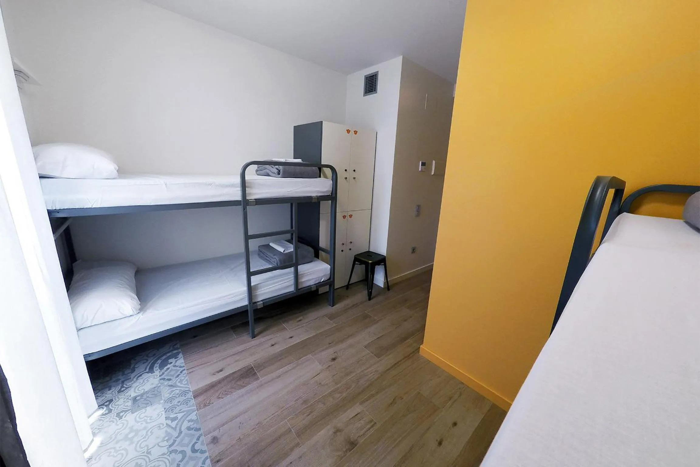 Bedroom, Bed in Meeting Point Hostels