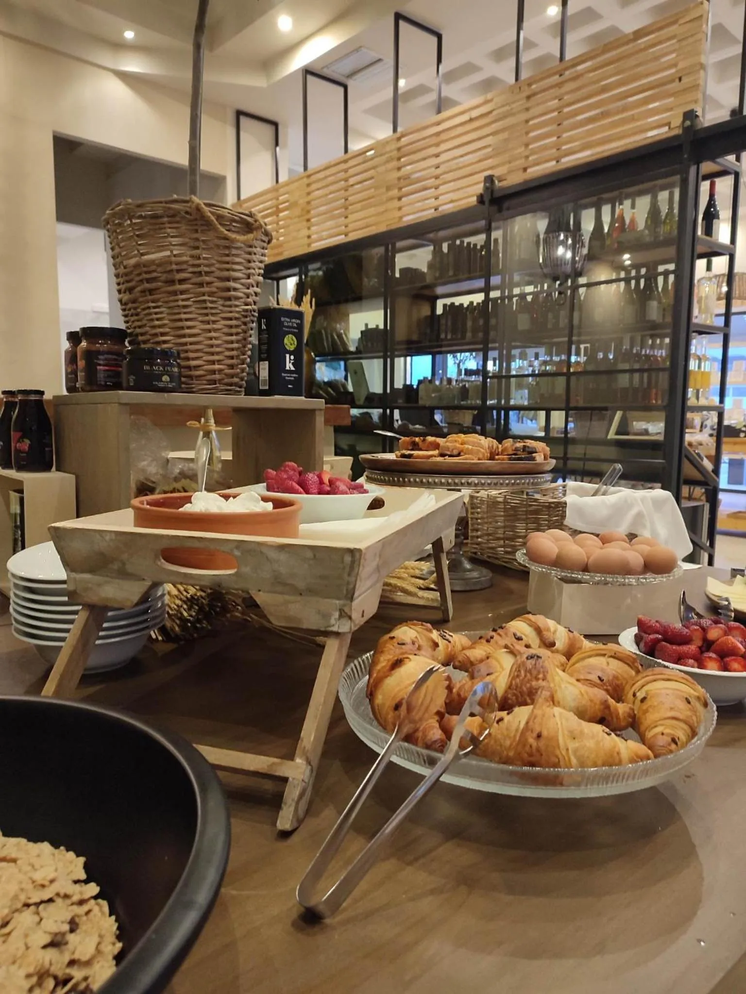 Restaurant/places to eat in Messini Hotel