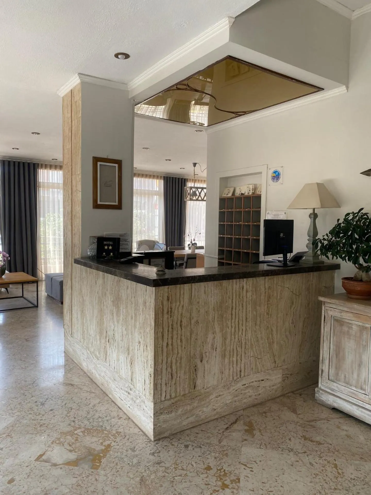 TV and multimedia in Messini Hotel