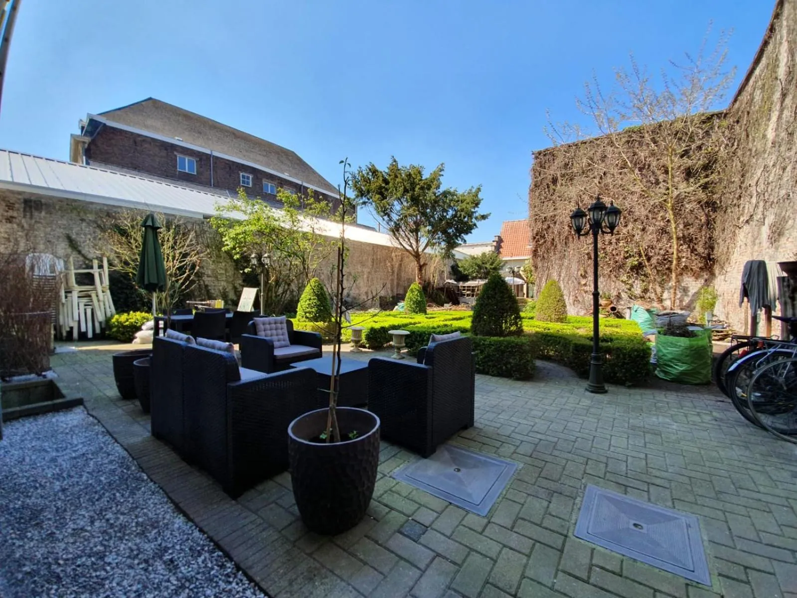 Garden in Erasmus Hotel