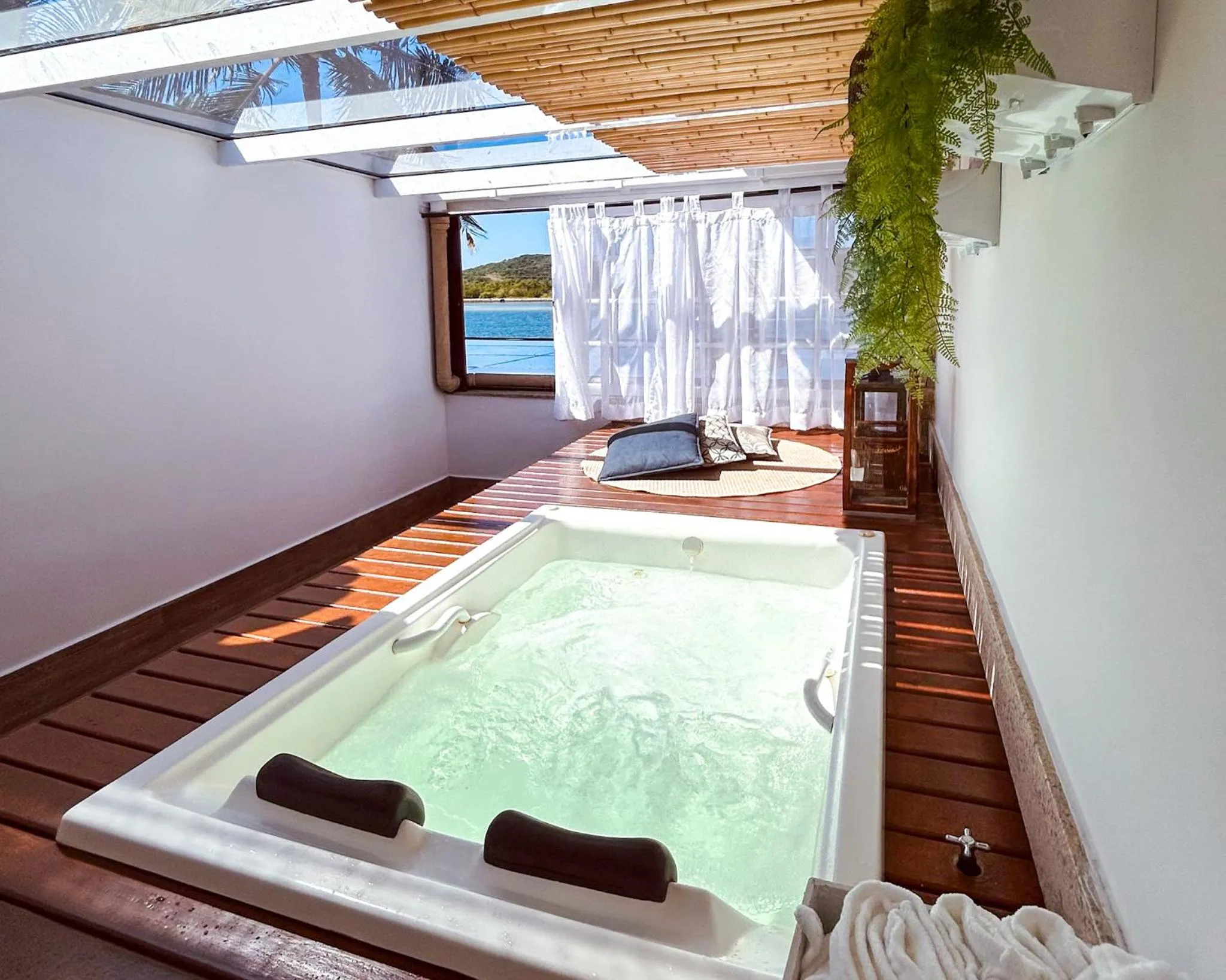 Hot Tub in Hotel Boutique Recanto da Passagem