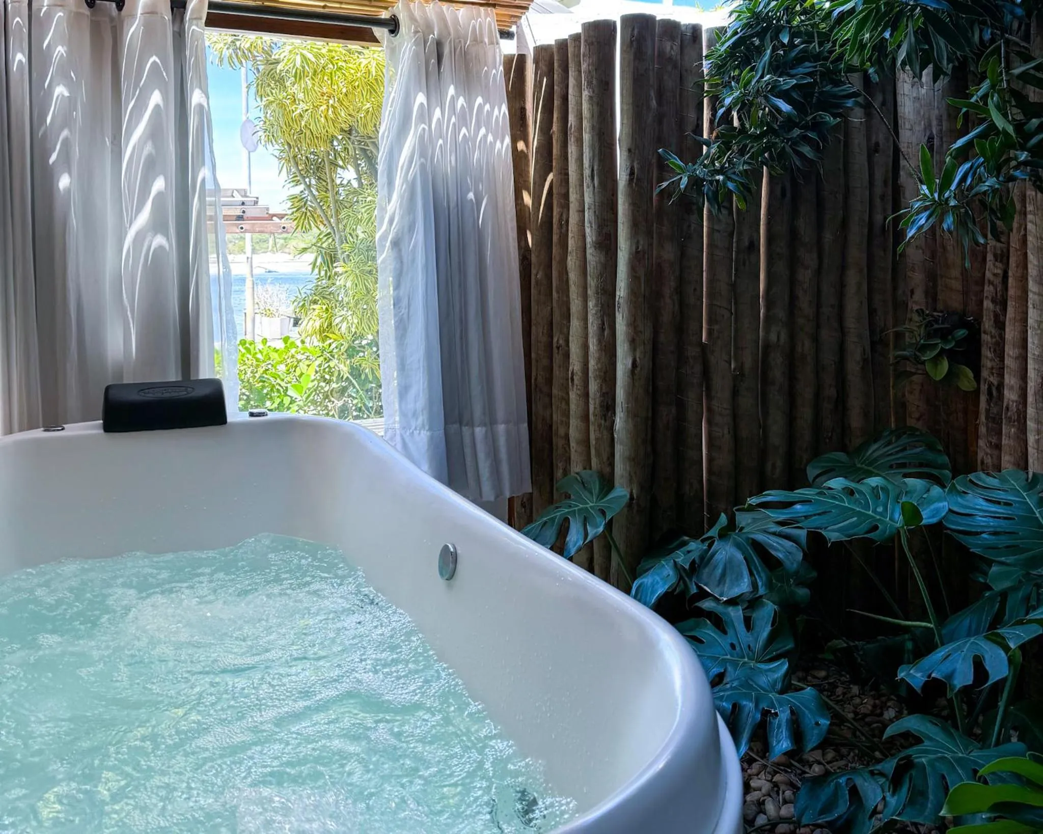Hot Tub in Hotel Boutique Recanto da Passagem