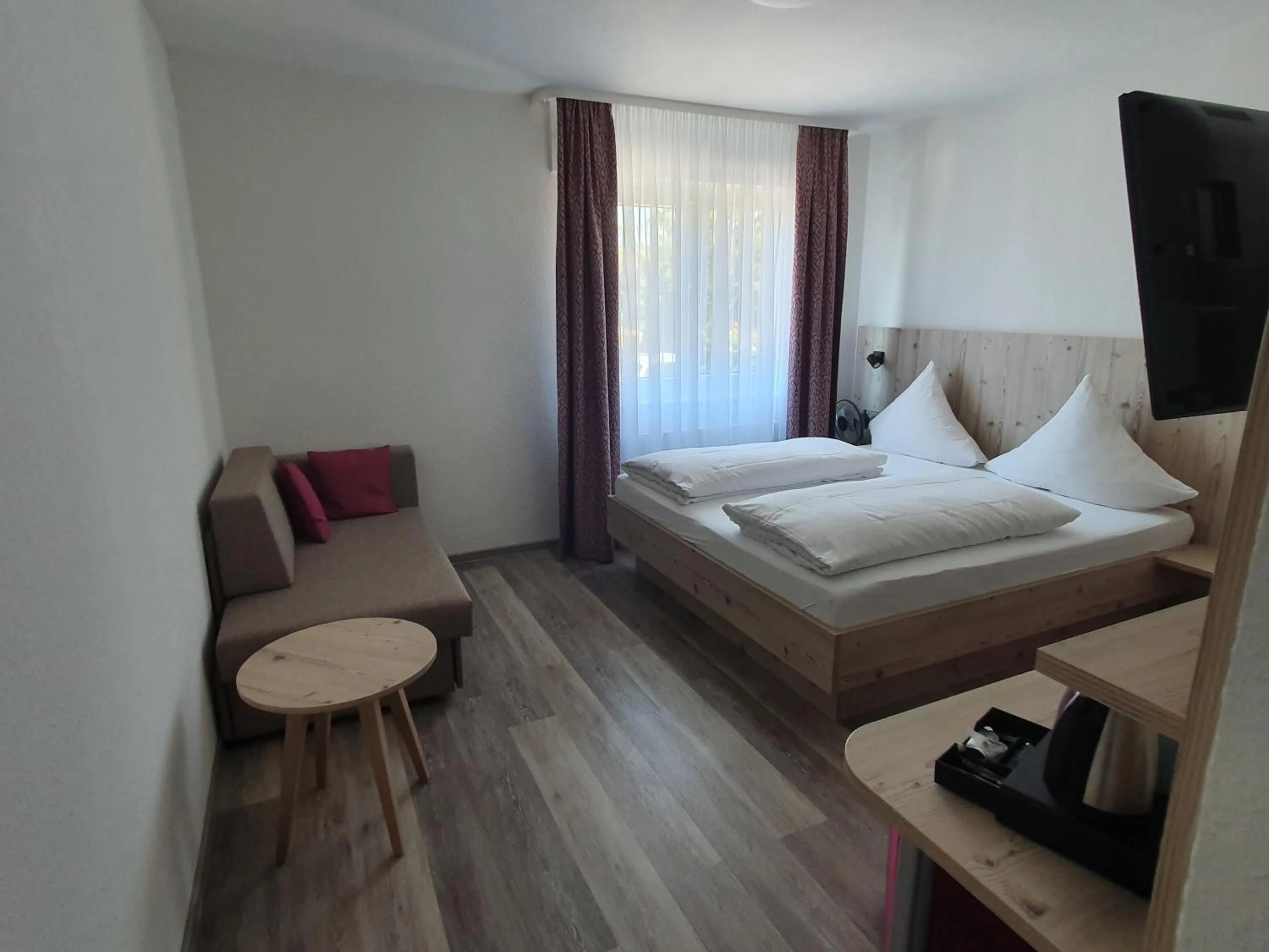 Bed in Hotel Neuenburger Hof